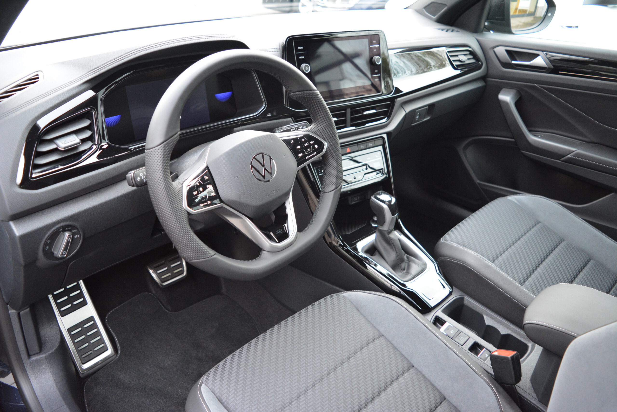 Volkswagen T-Roc Cabrio1.5TSI DSG R-Line DESIGN NAVI LED KA