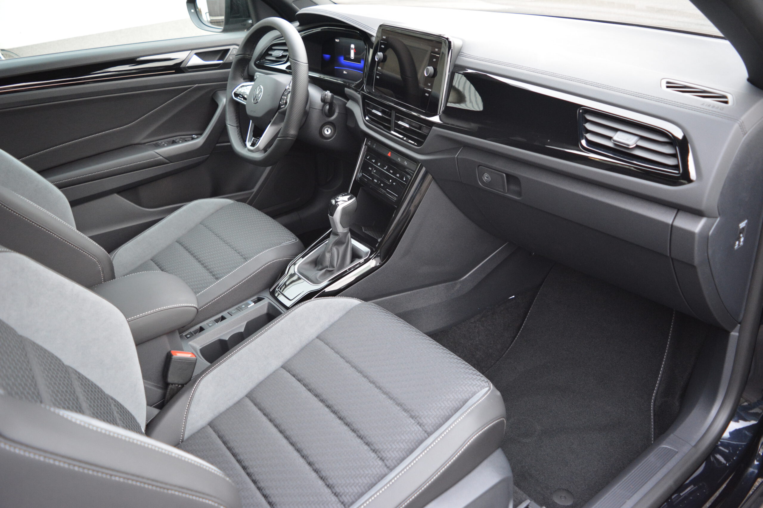 Volkswagen T-Roc Cabrio1.5TSI DSG R-Line DESIGN NAVI LED KA