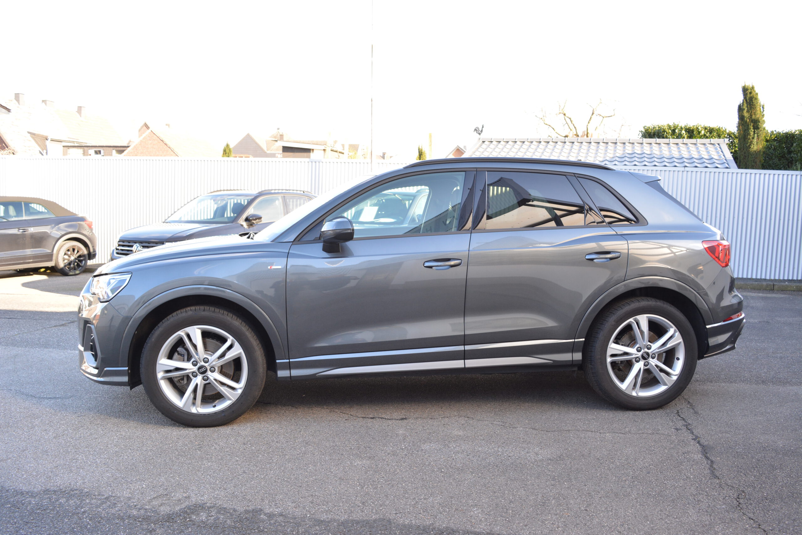 Q2 35 TFSI S tronic S line NAVI LED GRA SHZ PDC