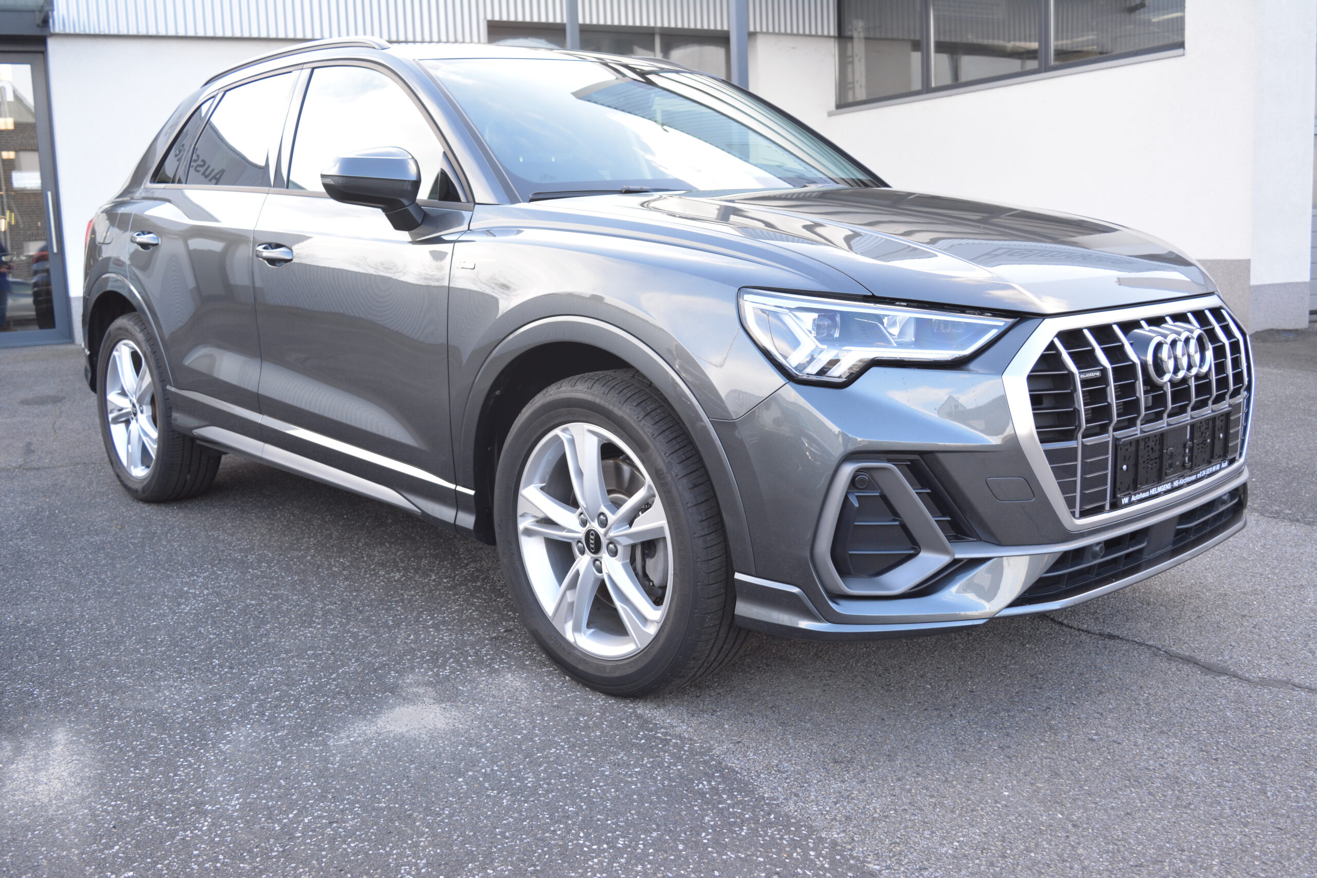 Q2 35 TFSI S tronic S line NAVI LED GRA SHZ PDC