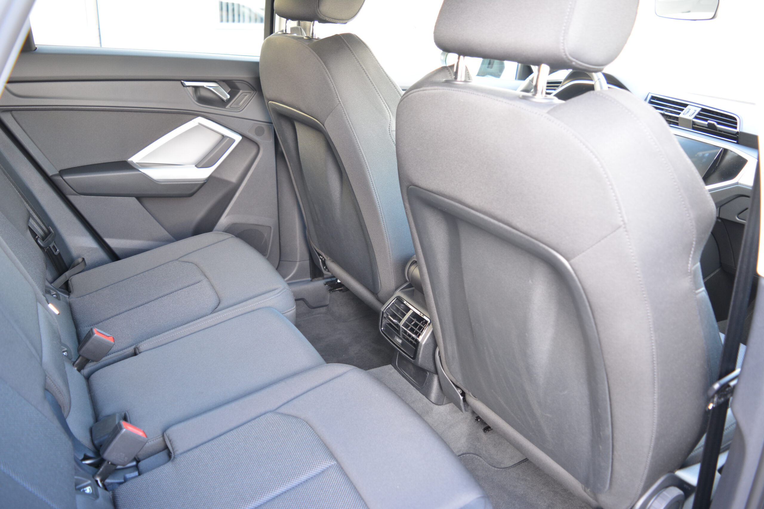 Q2 35 TFSI S tronic S line NAVI LED GRA SHZ PDC