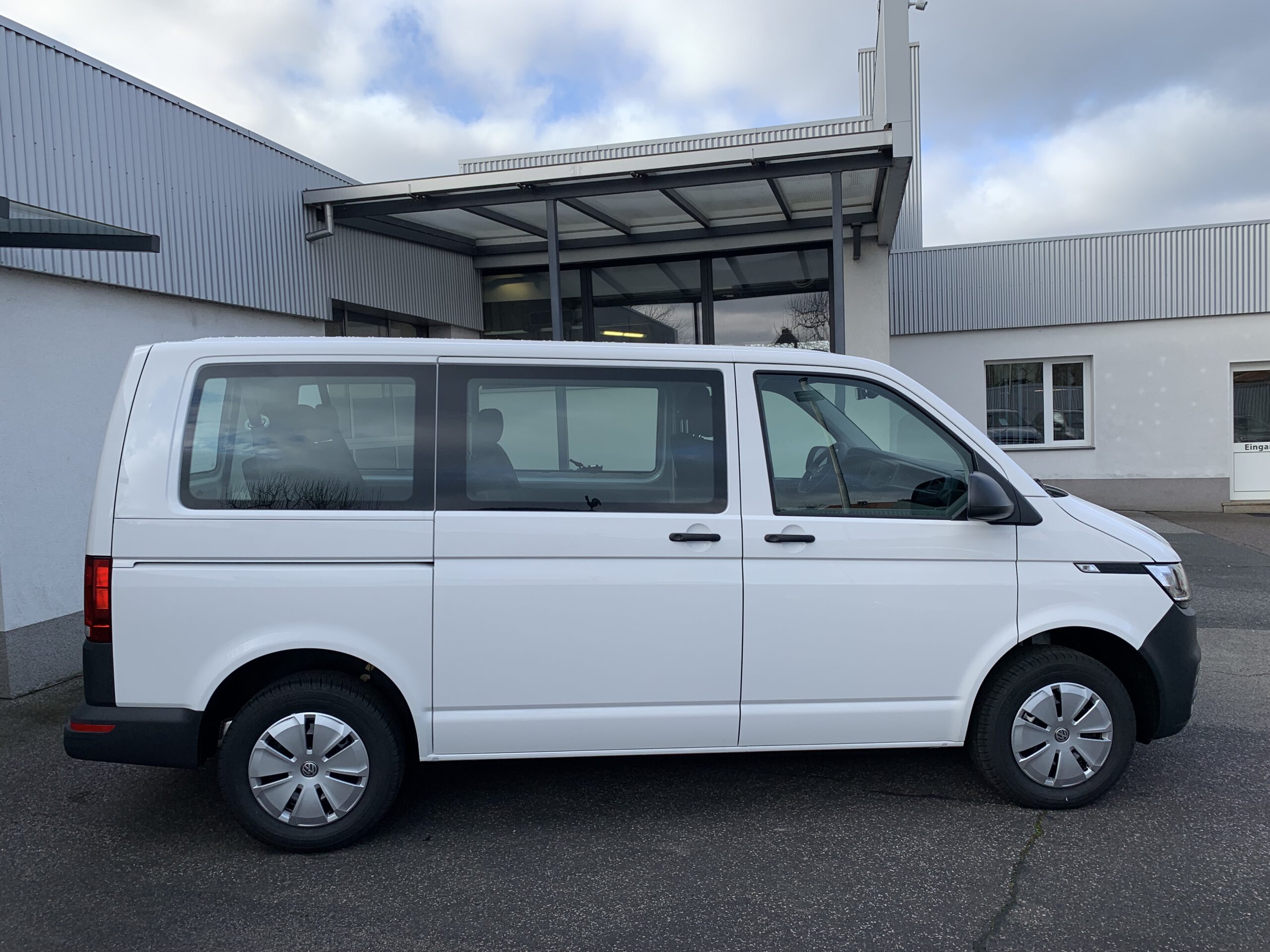 VW T6.1 Kombi 2,0TDI 150 PS AHK APP PDC 8 Sitze Klima