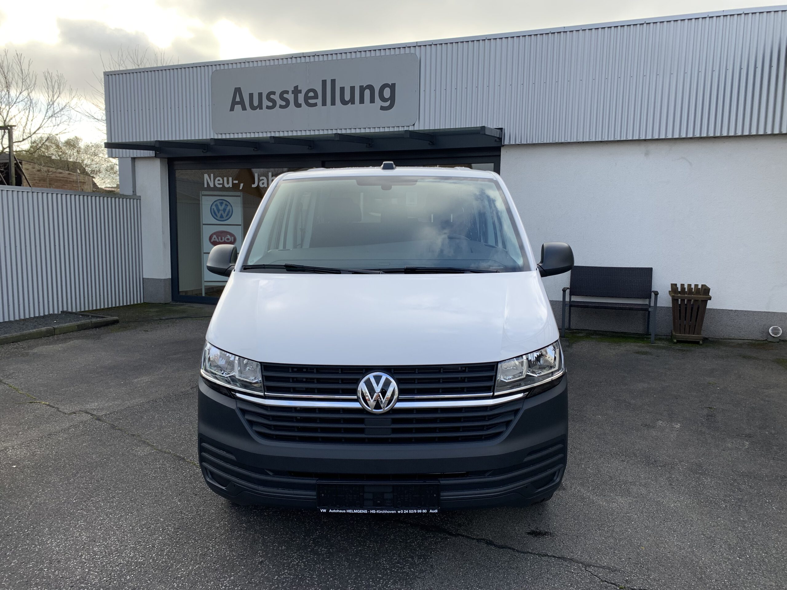 VW T6.1 Kombi 2,0TDI 150 PS AHK APP PDC 8 Sitze Klima