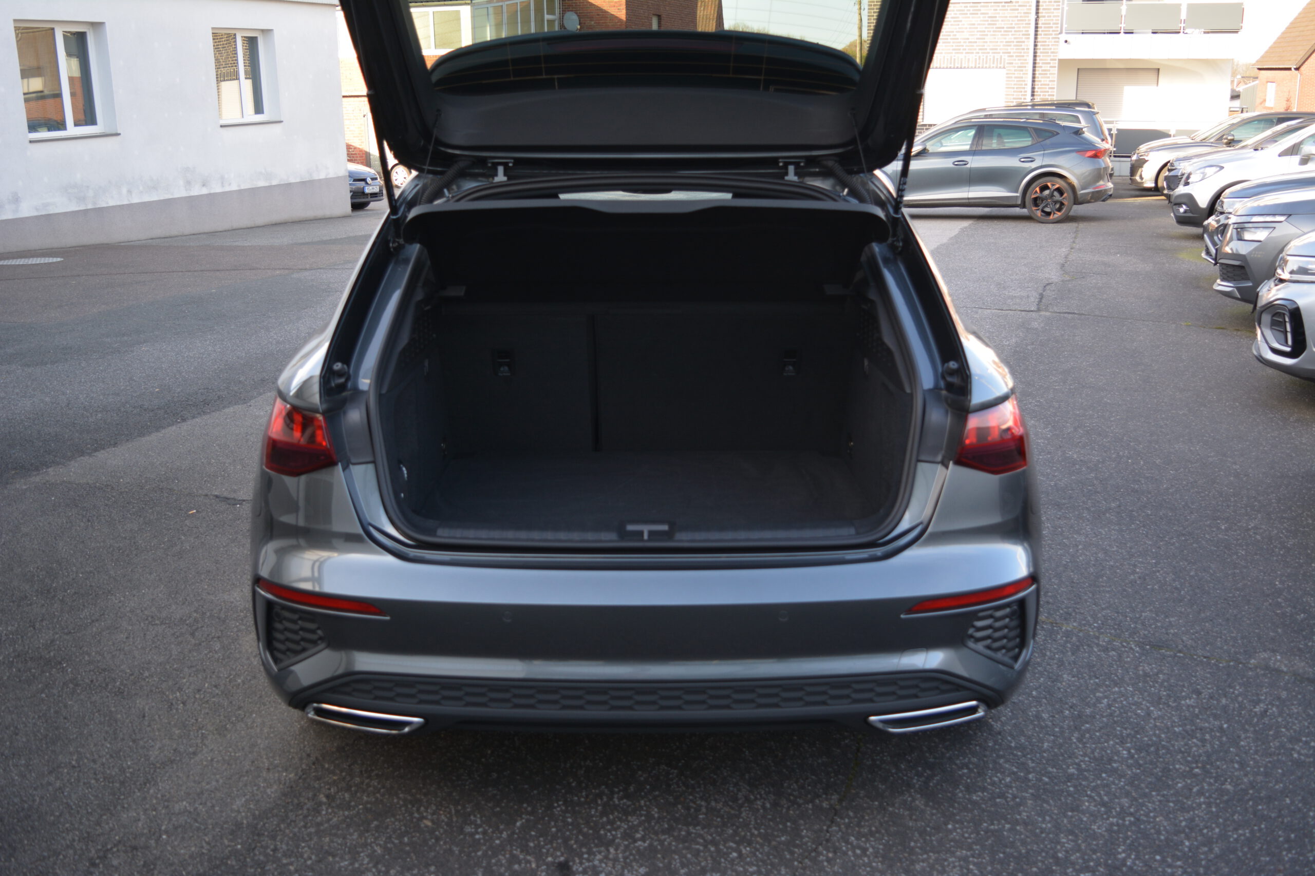 Audi A3 35 TFSI S tronic Sline Sportback LED SHZ GRA