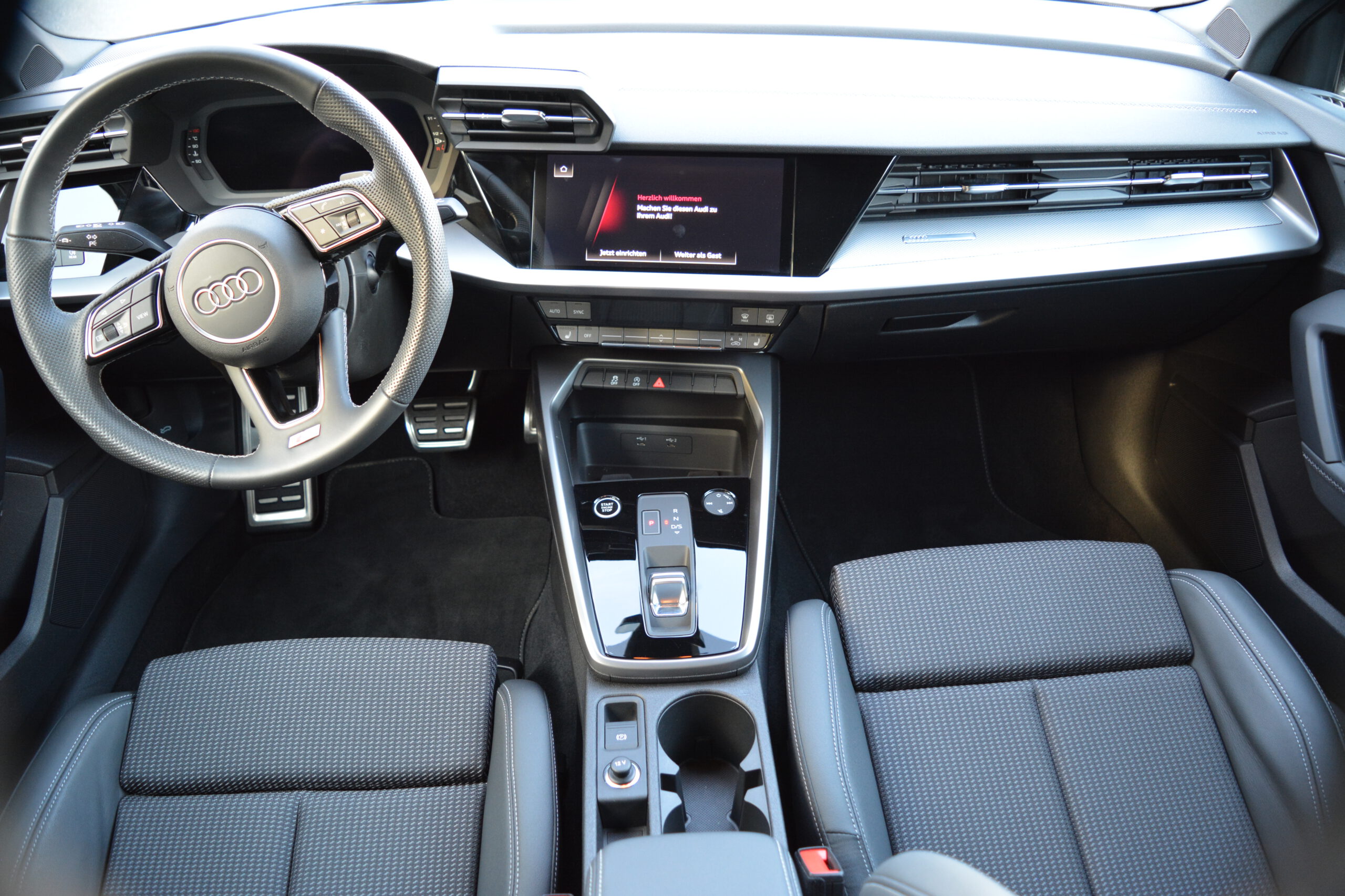 Audi A3 35 TFSI S tronic Sline Sportback LED SHZ GRA