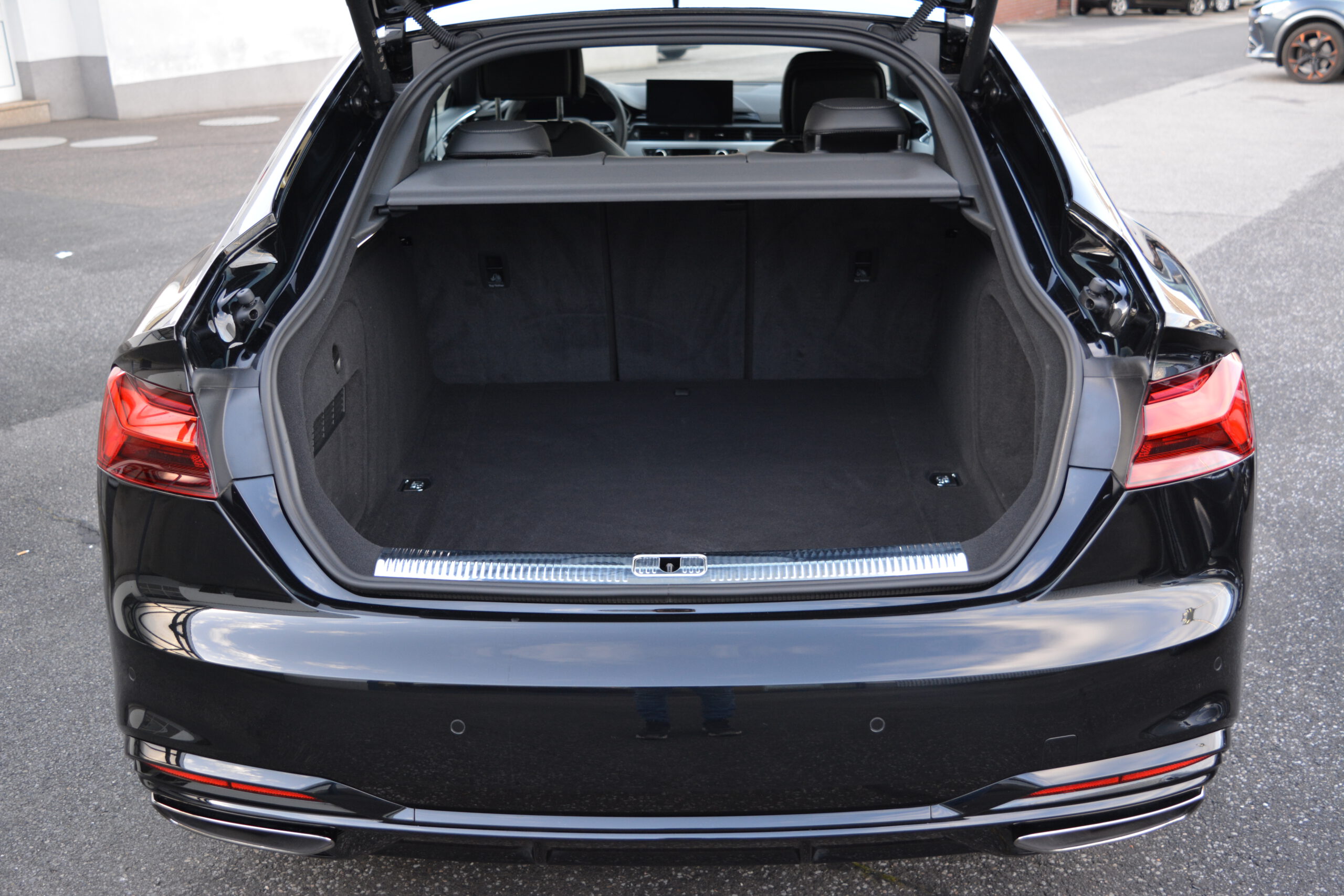 Audi A5 40TFSI QUATTRO Sline Business NAVI MATRIX PANO