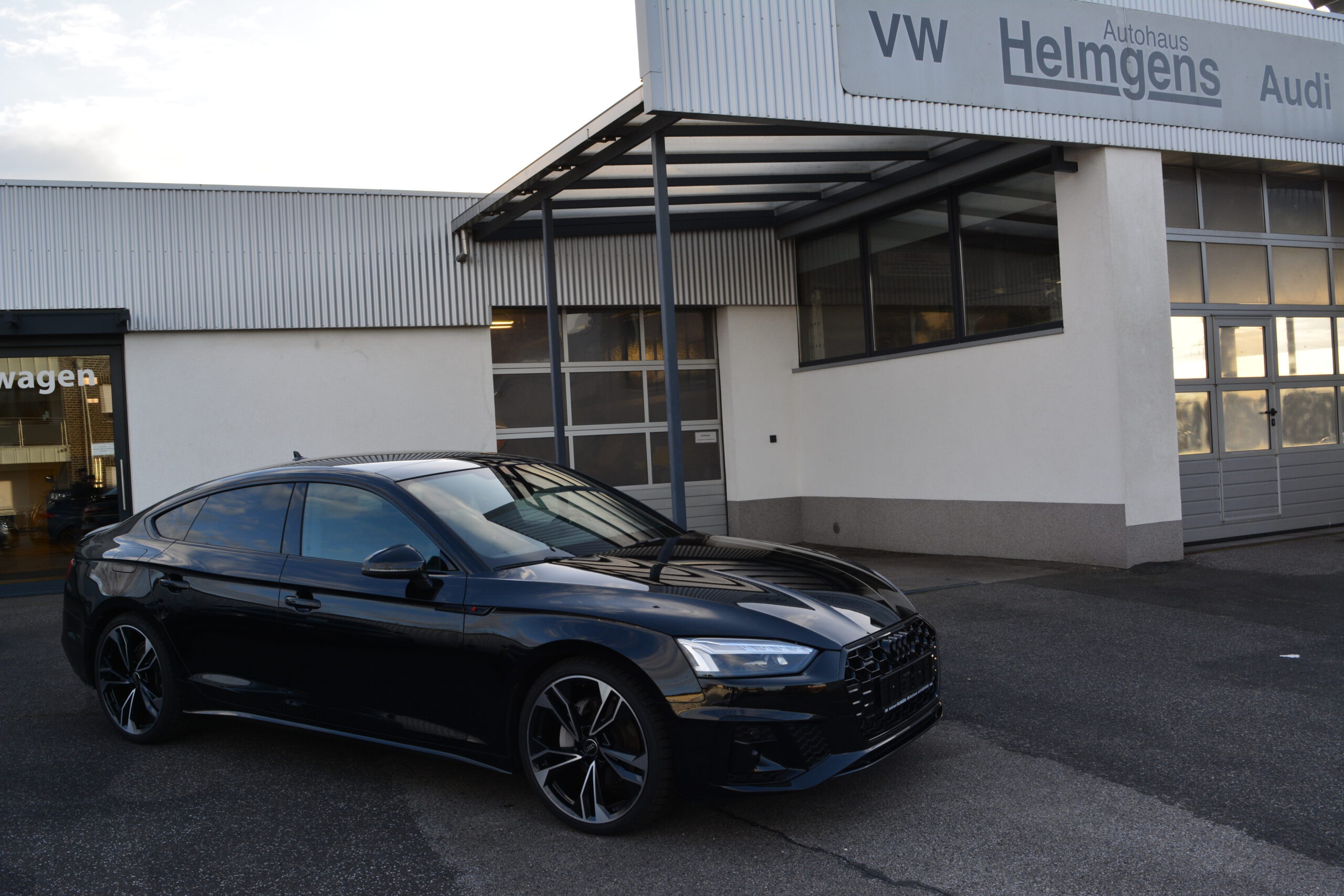 Audi A5 40TFSI QUATTRO Sline Business NAVI MATRIX PANO