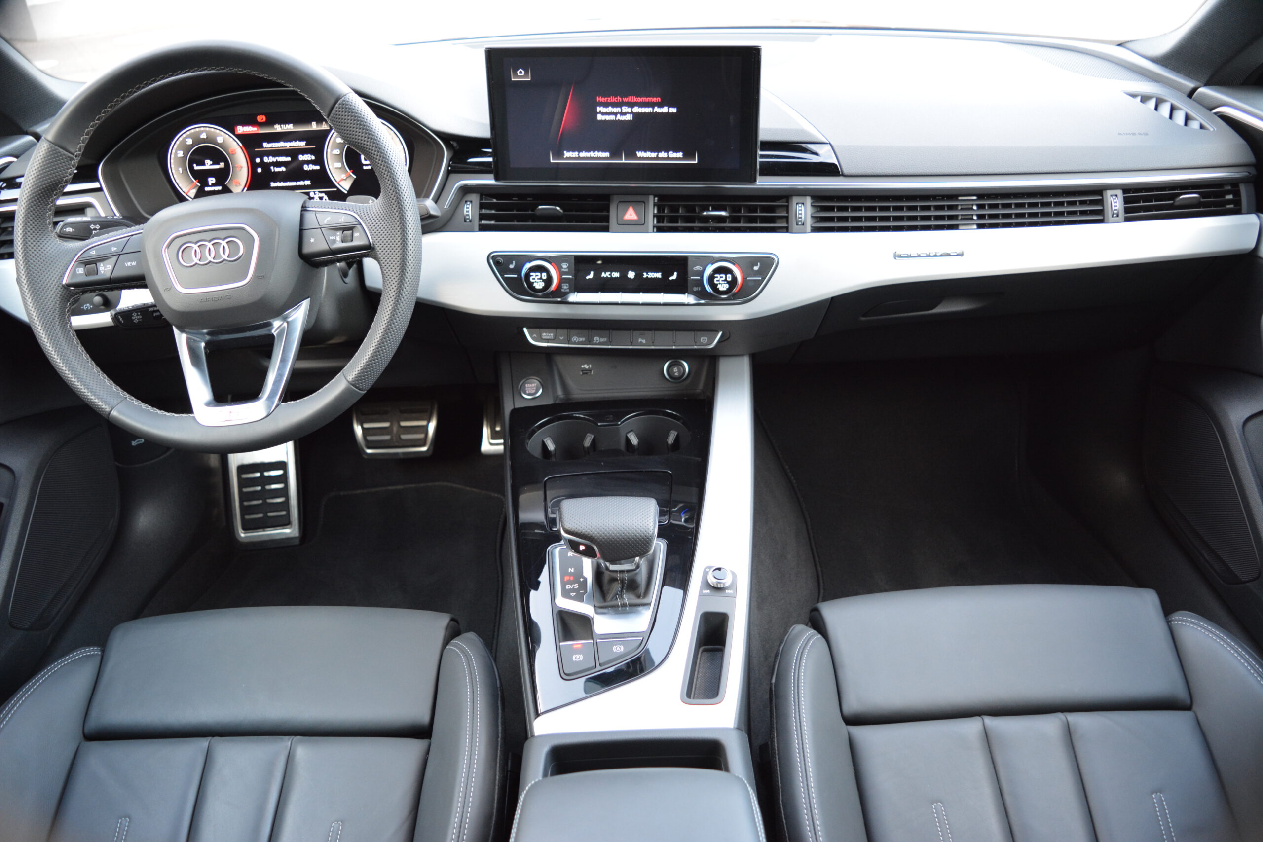 Audi A5 40TFSI QUATTRO Sline Business NAVI MATRIX PANO