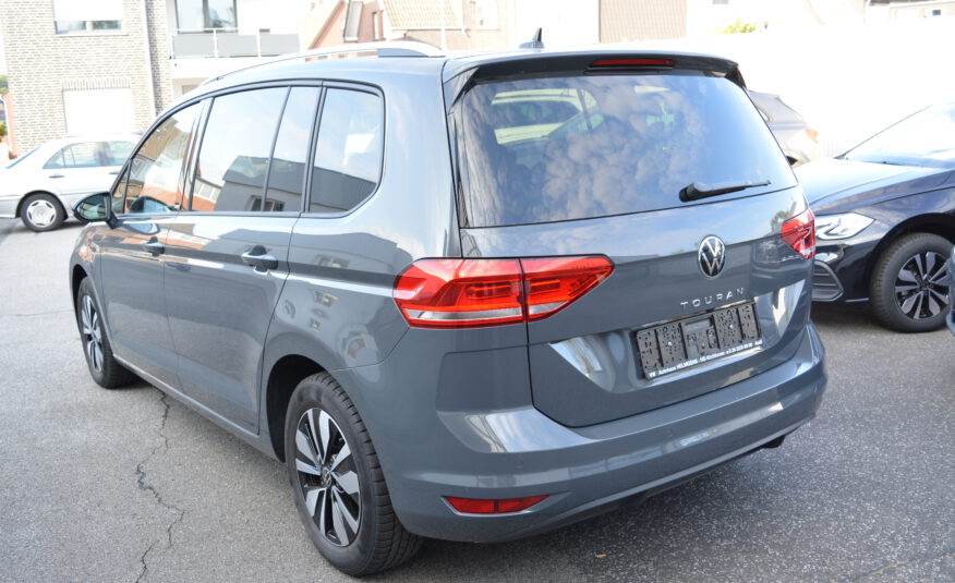 VW Touran 1.5 TSI DSG MOVE IQ 7Sitze NAVI KAM ACC