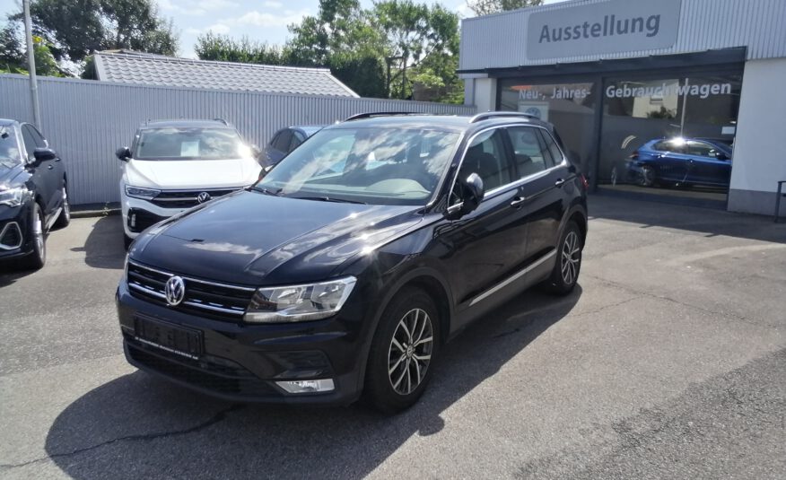 VW TIGUAN 2.0 TDI SCR Comfortline AHK SHZ PDC LEDER LMF