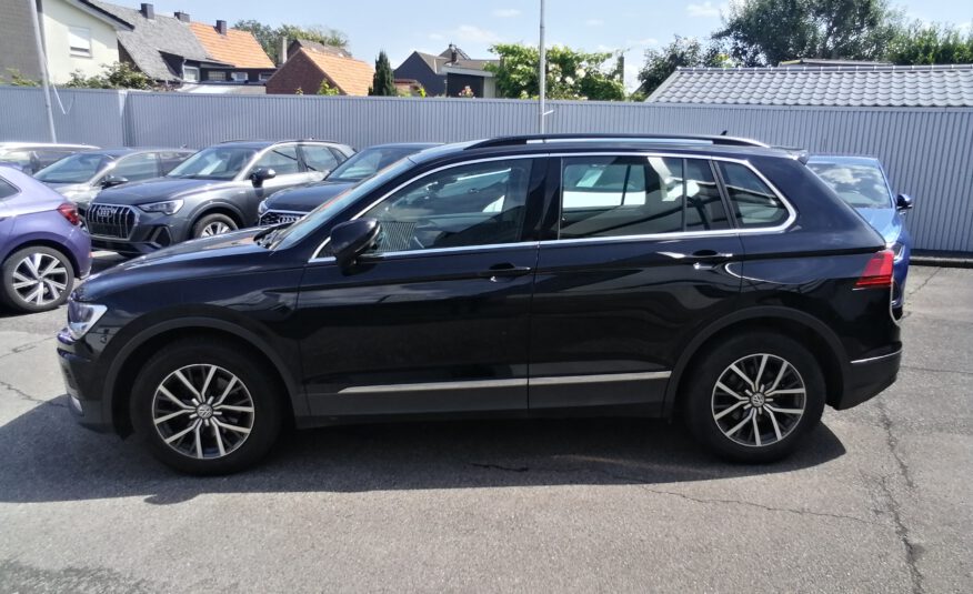 VW TIGUAN 2.0 TDI SCR Comfortline AHK SHZ PDC LEDER LMF