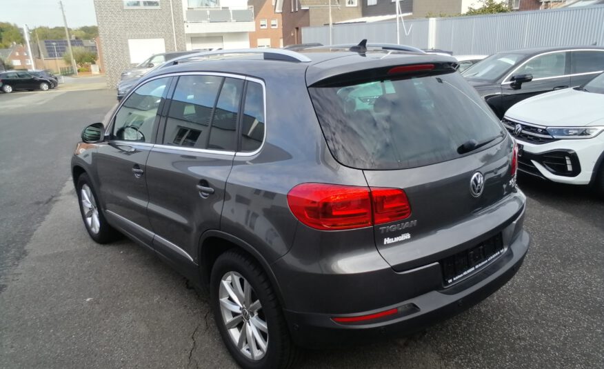 VW TIGUAN 2.0 TDI SCR BlueMotion Technology Lounge Sp