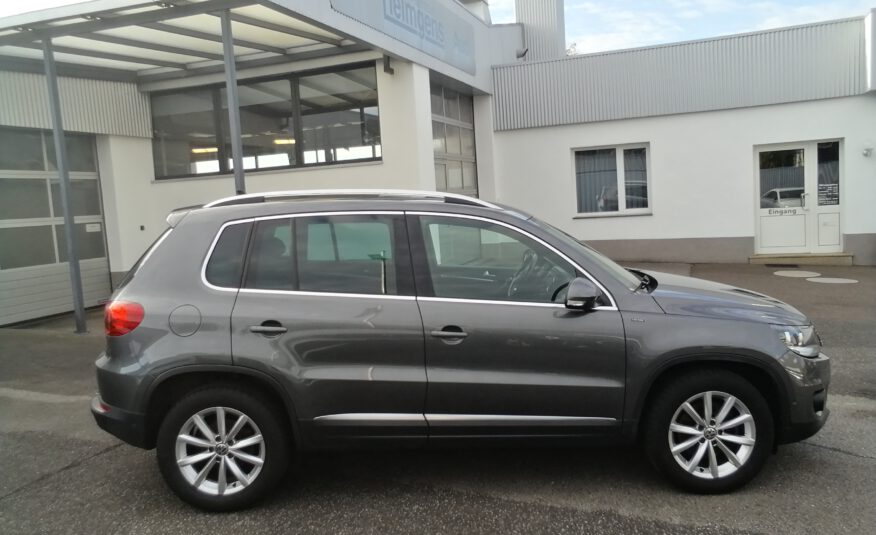 VW TIGUAN 2.0 TDI SCR BlueMotion Technology Lounge Sp