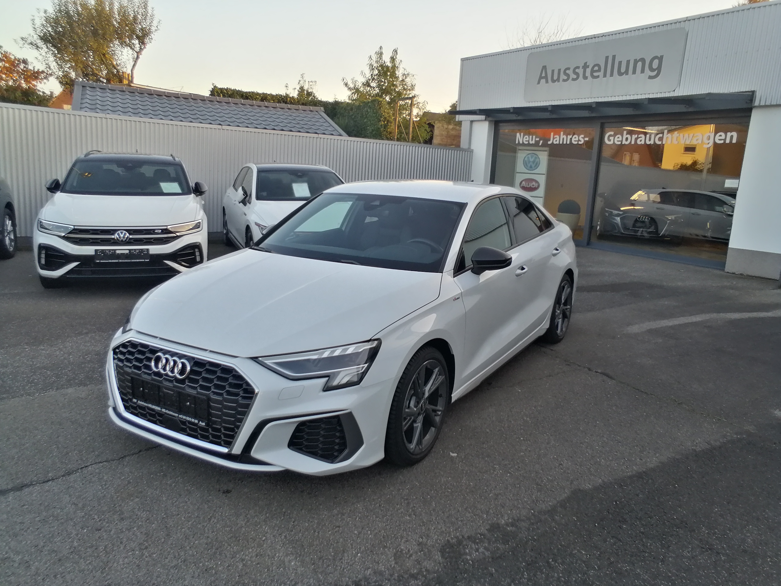 AUDI A3 35 TFSI Limousine S tronic line LED CARBON LEDER