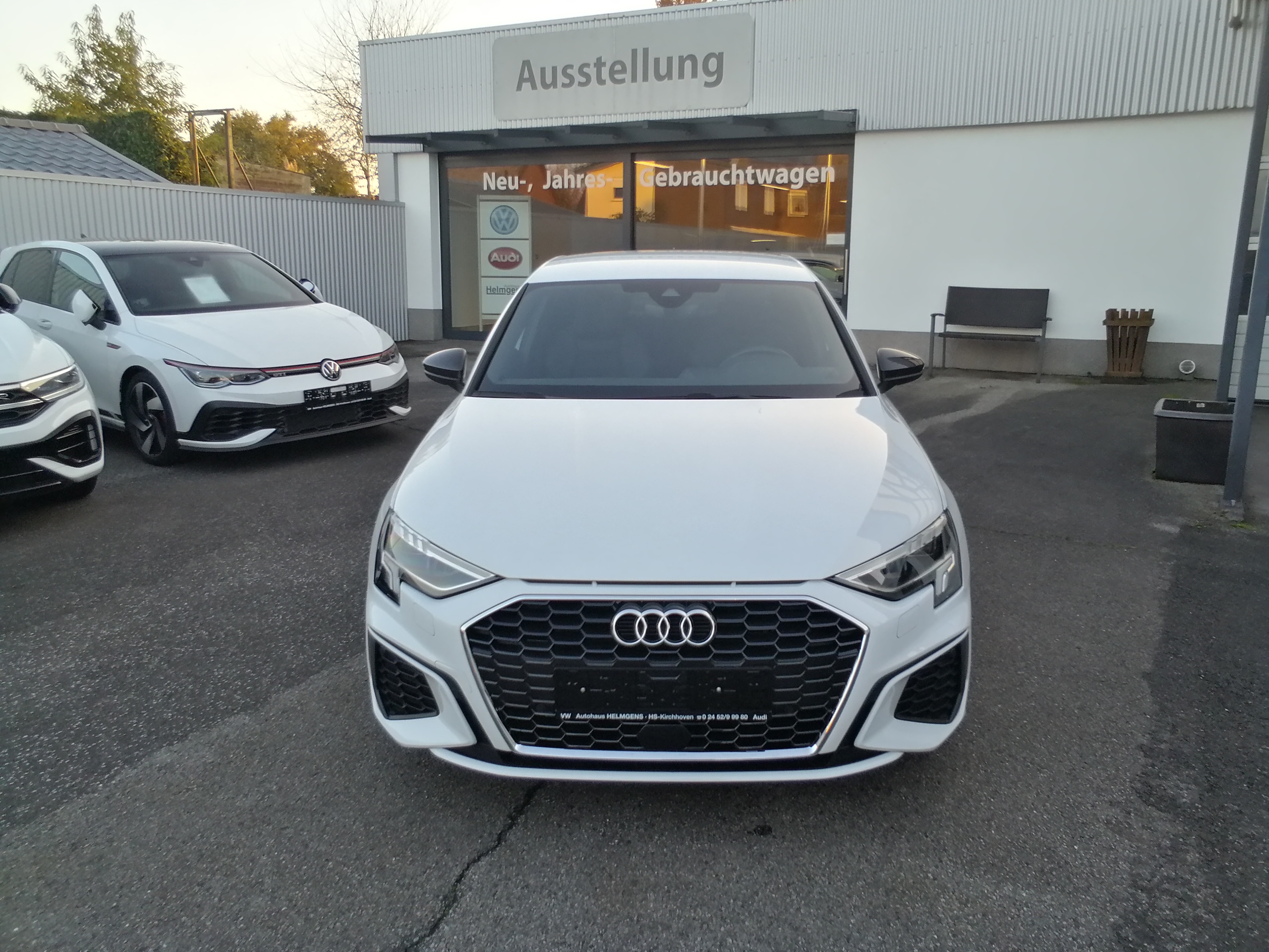 AUDI A3 35 TFSI Limousine S tronic line LED CARBON LEDER