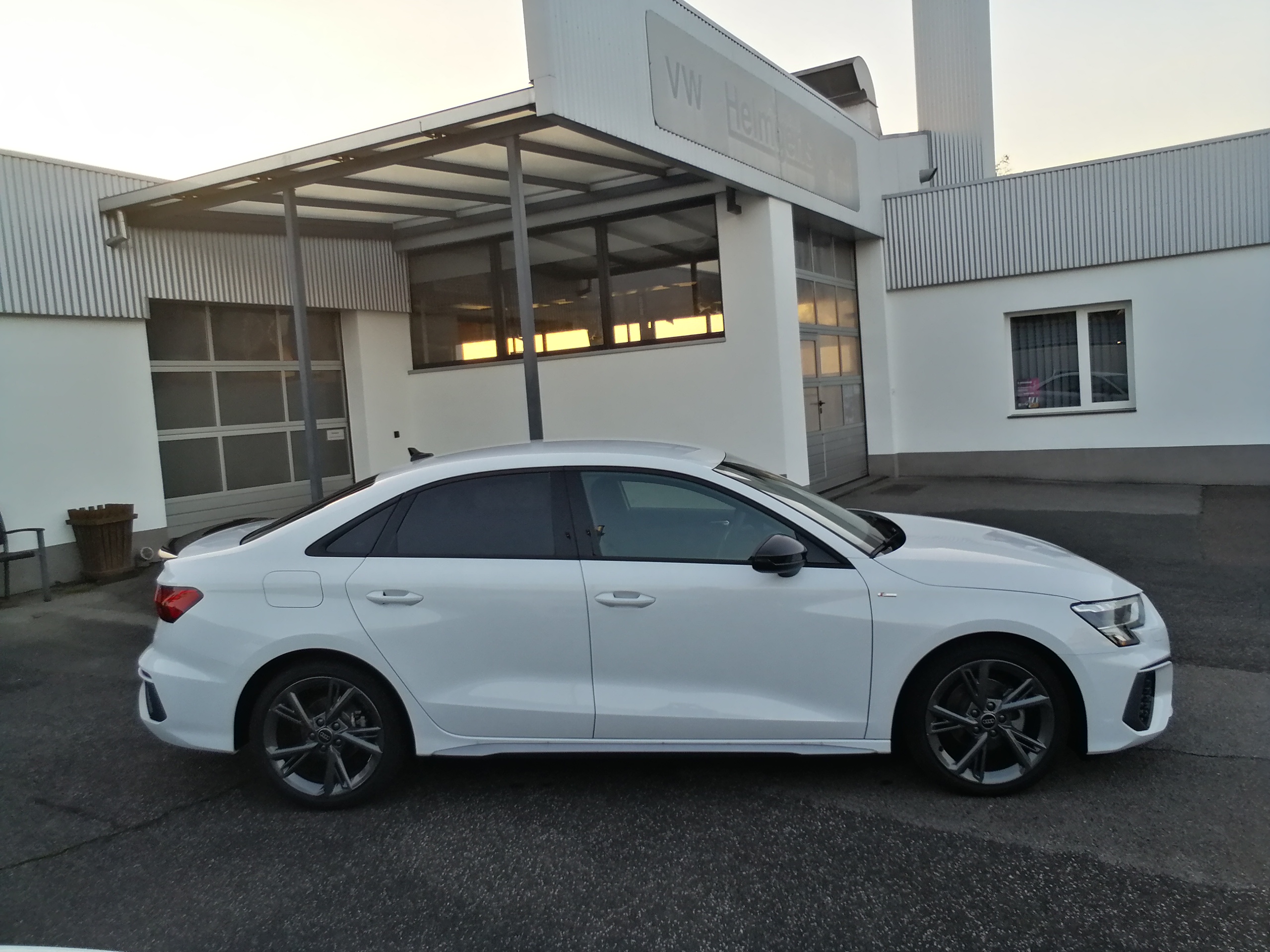 AUDI A3 35 TFSI Limousine S tronic line LED CARBON LEDER