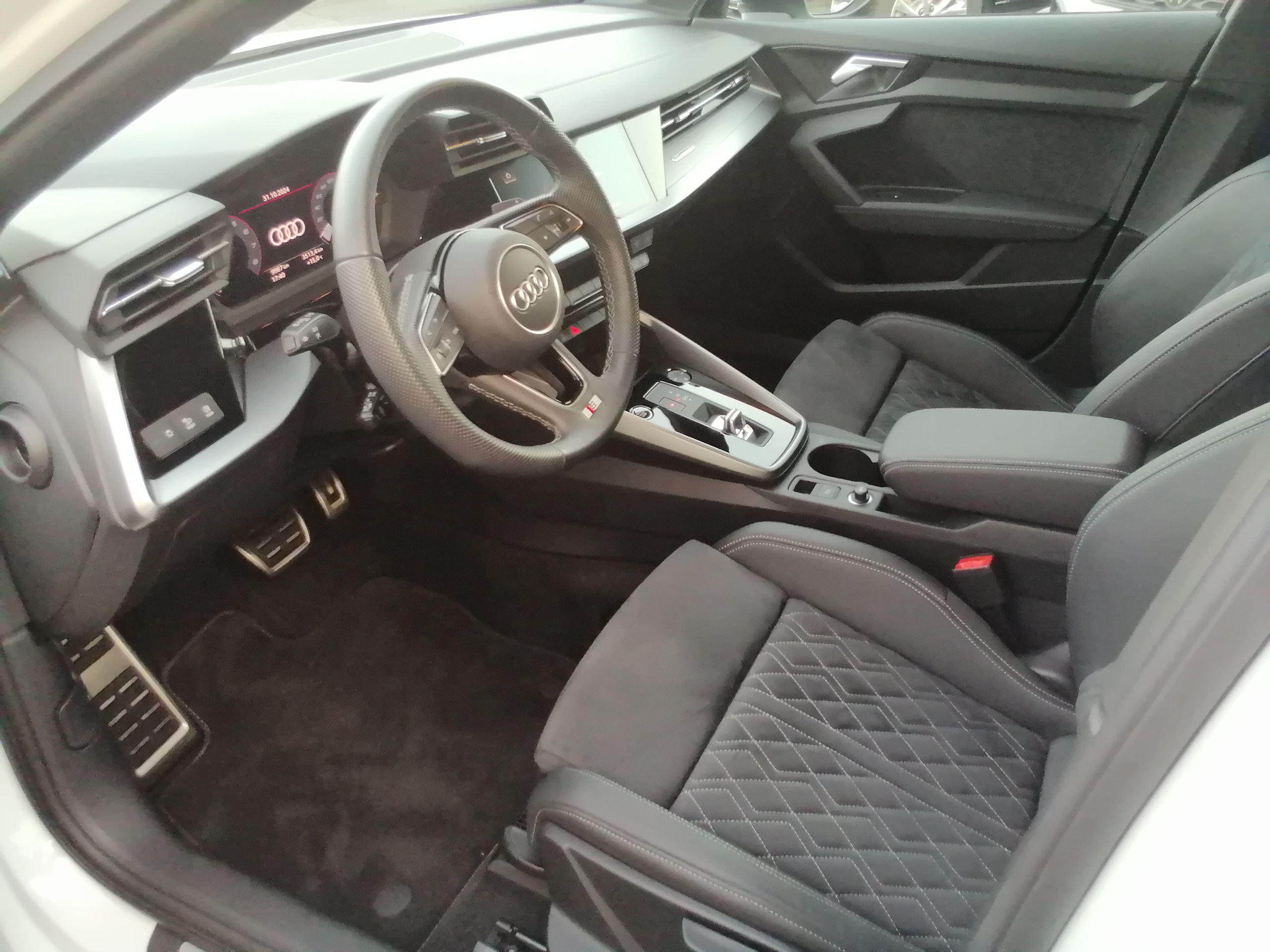 AUDI A3 35 TFSI Limousine S tronic line LED CARBON LEDER