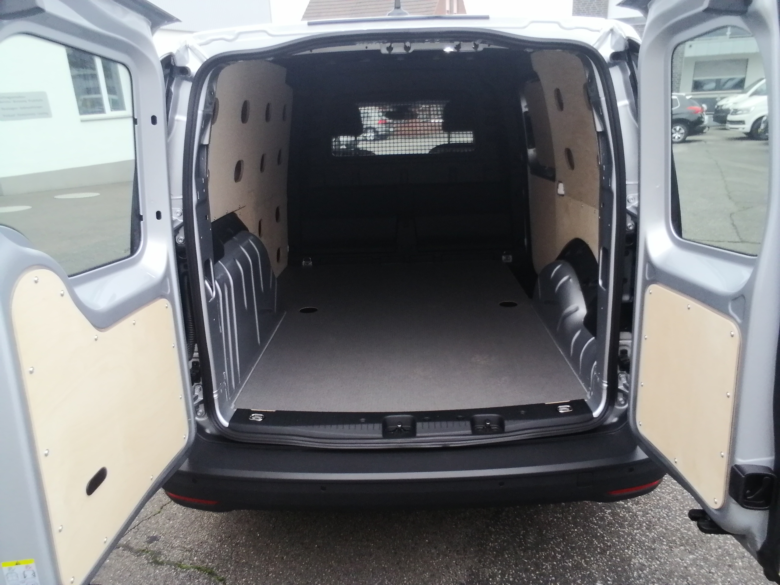 VW CADDY 2,0 TDI Maxi PDC APP KLIMA