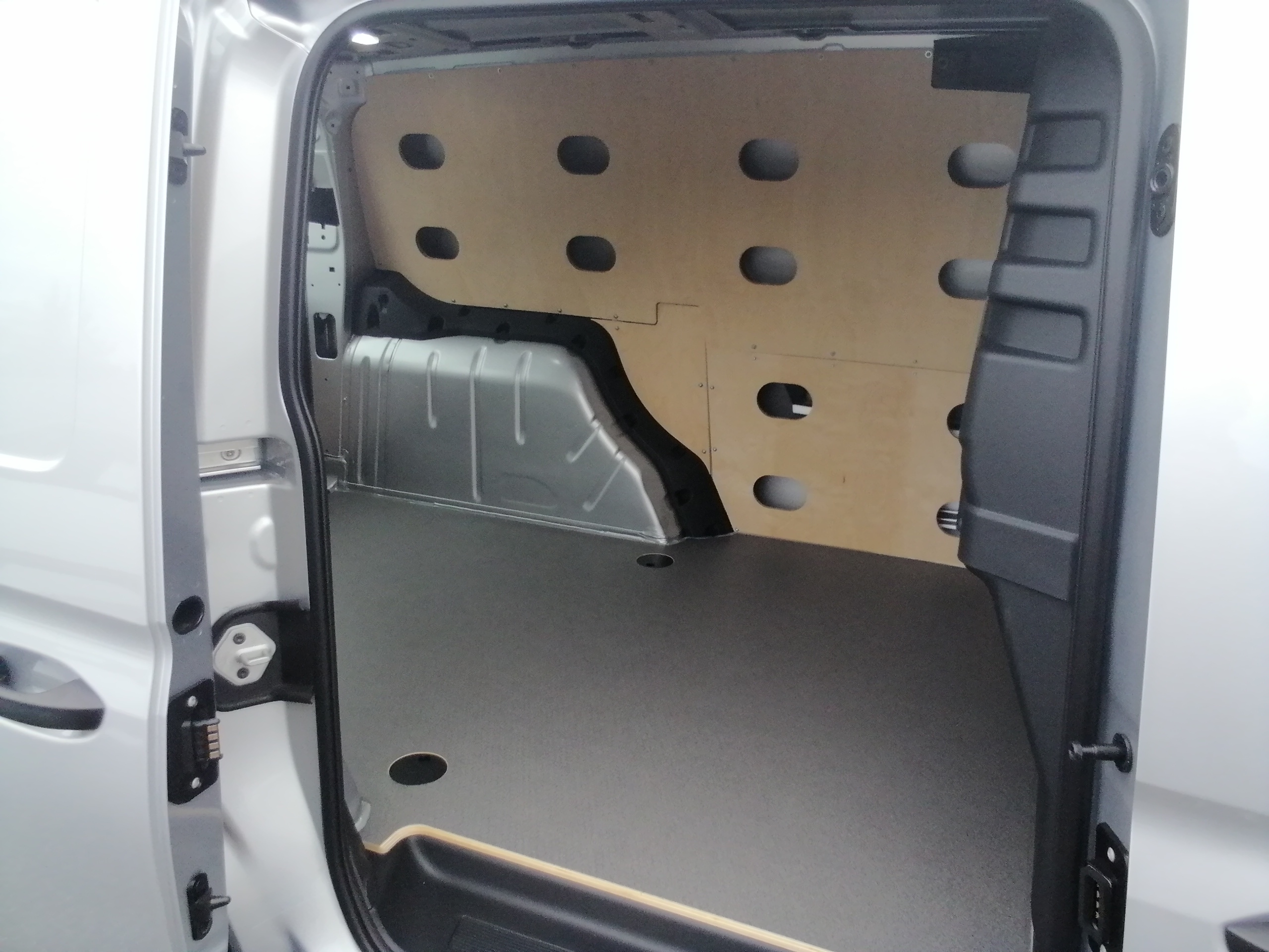 VW CADDY 2,0 TDI Maxi PDC APP KLIMA