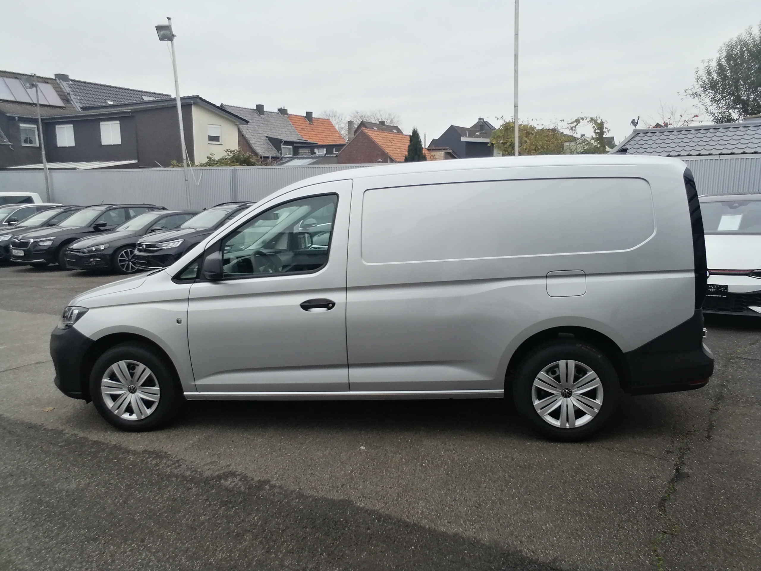 VW CADDY 2,0 TDI Maxi PDC APP KLIMA