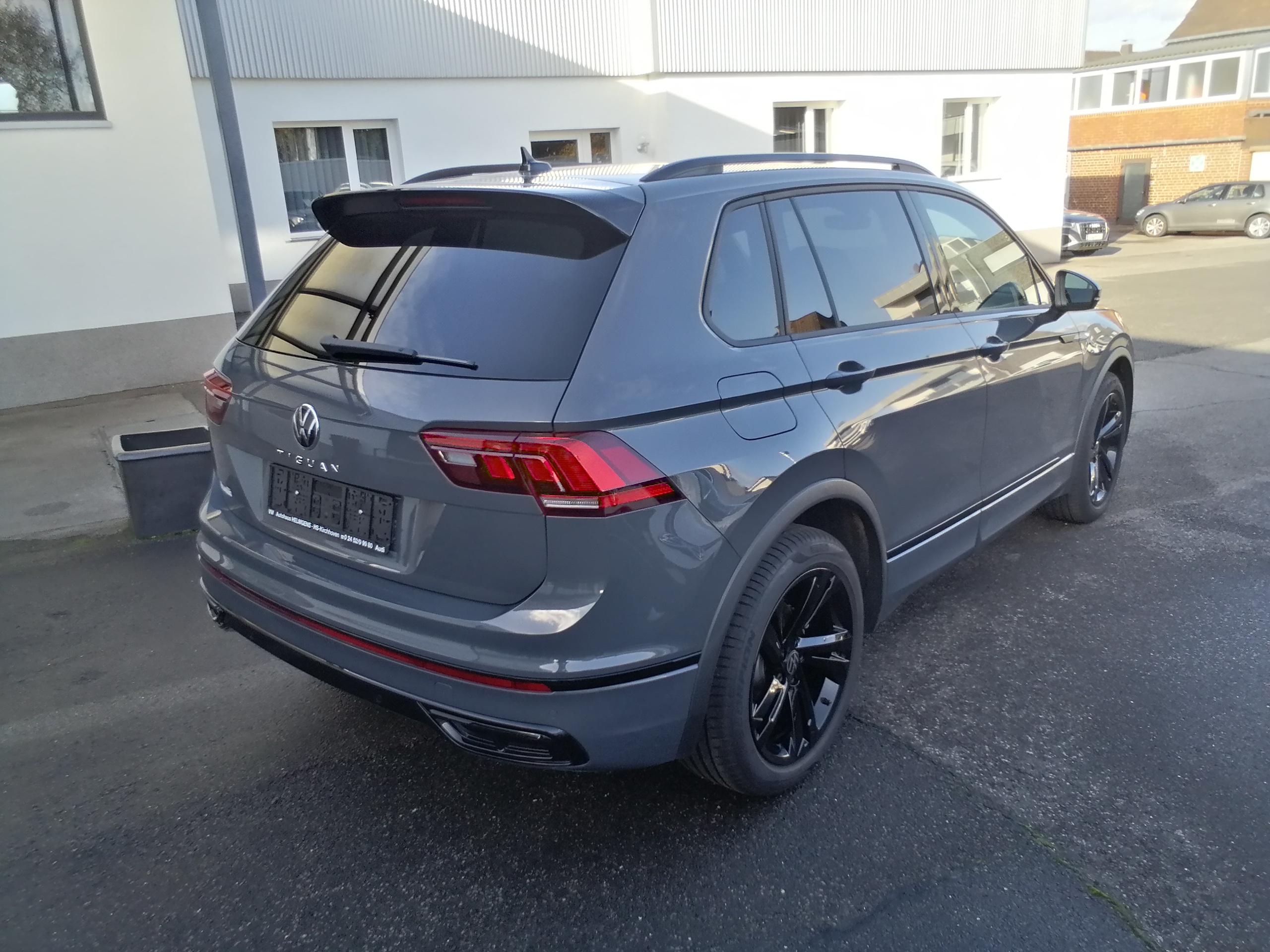 VW TIGUAN 1,5 TSI DSG R-Line AHK ACC LED