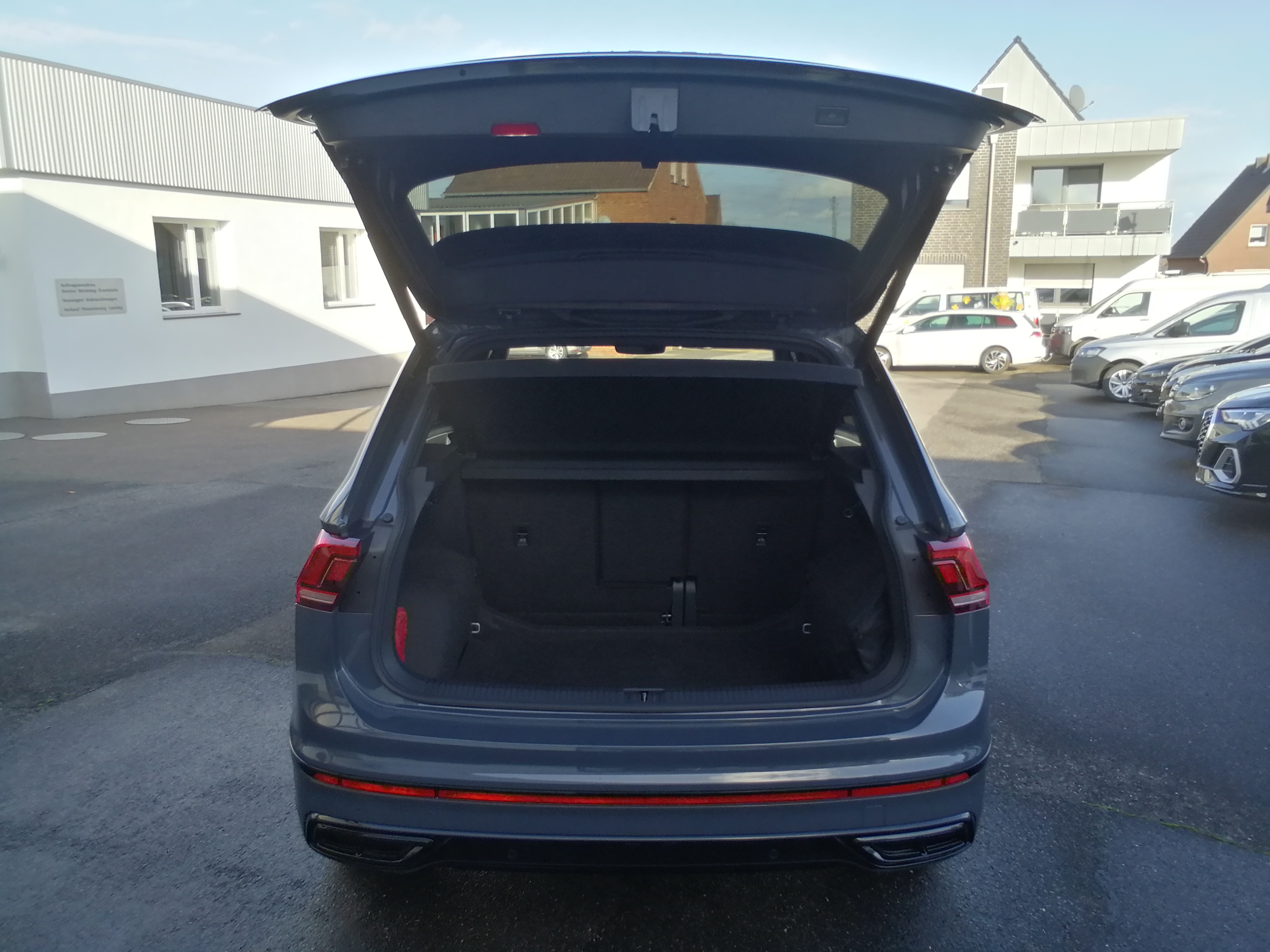 VW TIGUAN 1,5 TSI DSG R-Line AHK ACC LED