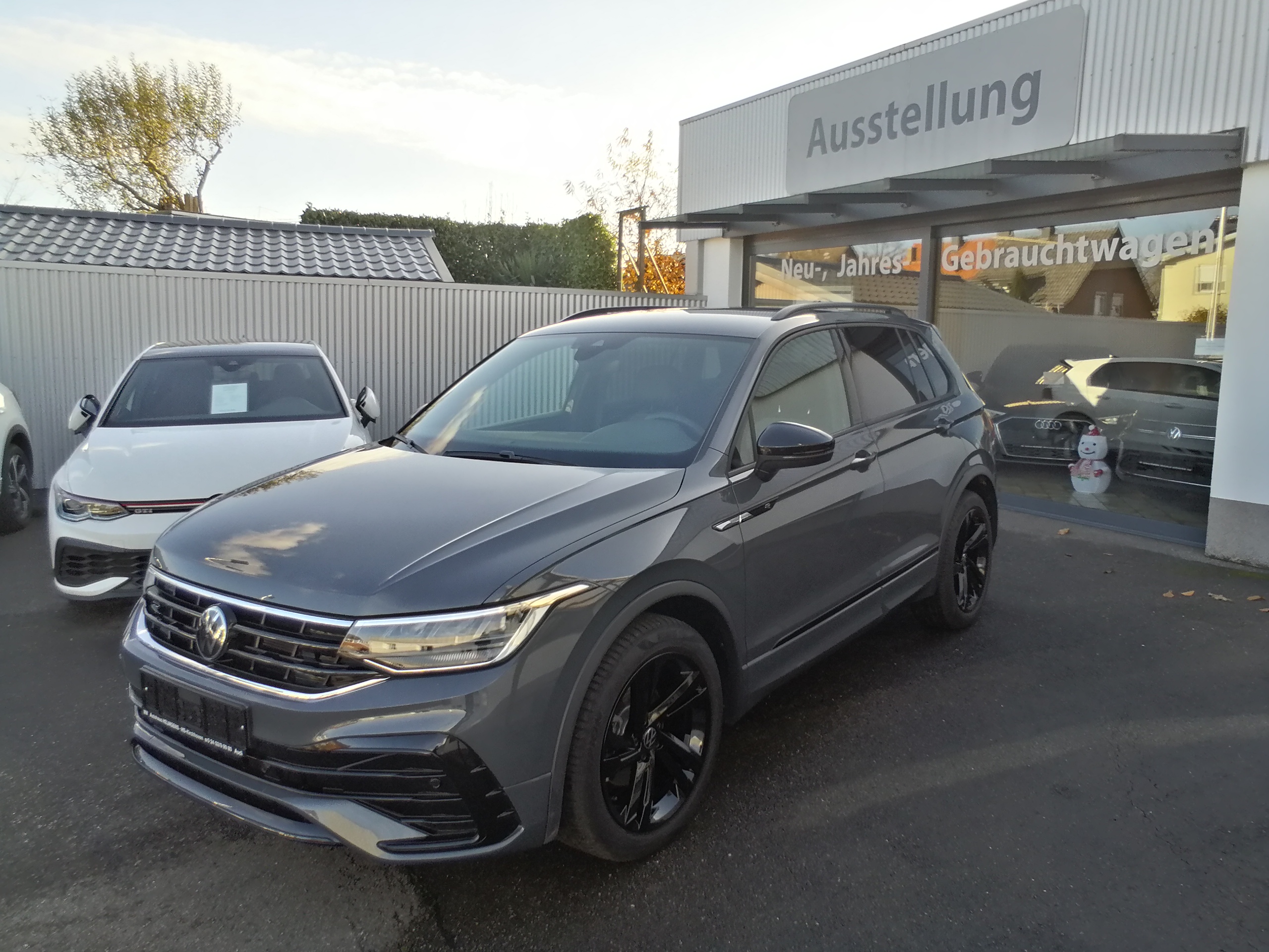 VW TIGUAN 1,5 TSI DSG R-Line AHK ACC LED
