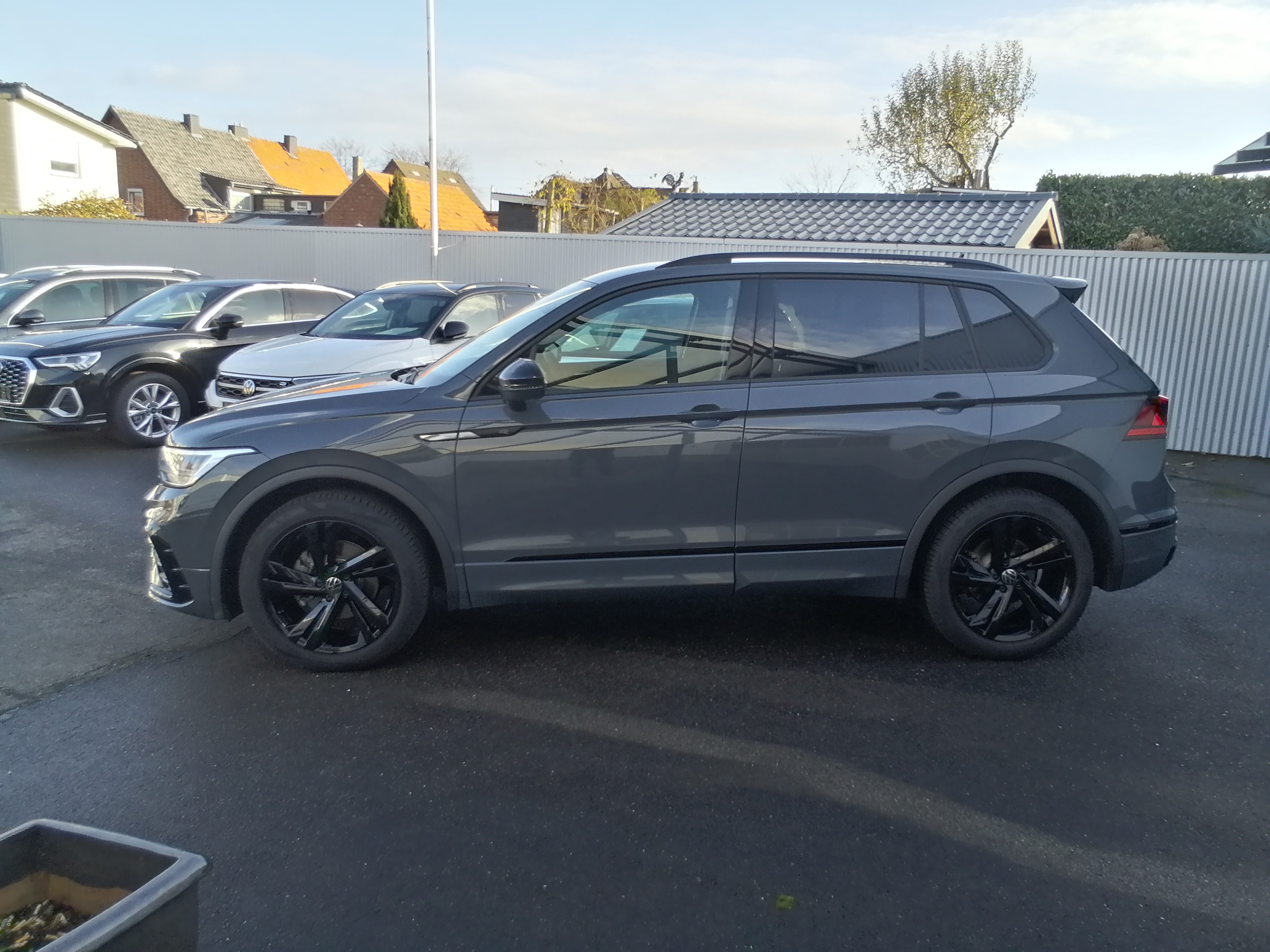 VW TIGUAN 1,5 TSI DSG R-Line AHK ACC LED