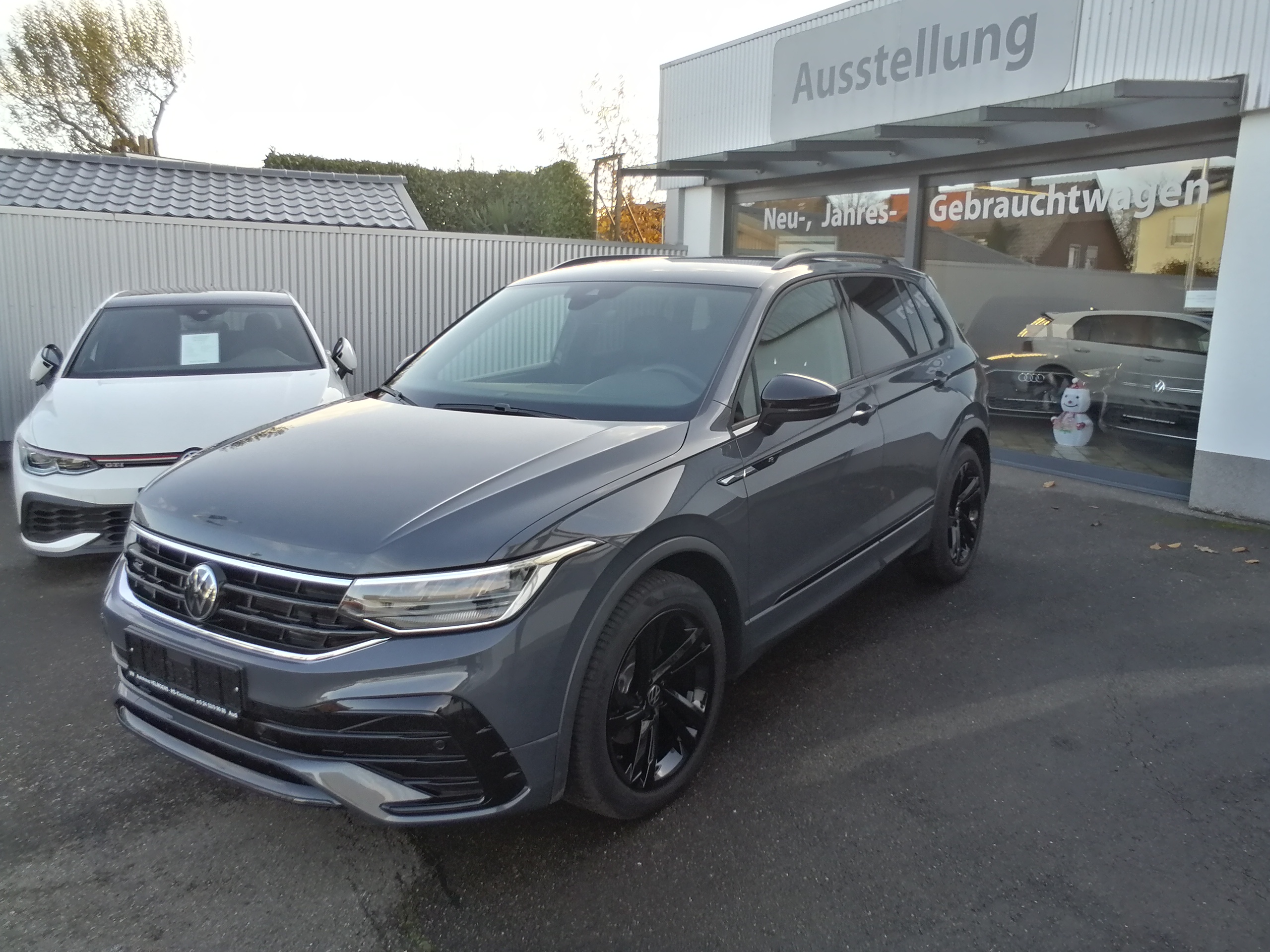 VW TIGUAN 1,5 TSI DSG R-Line AHK ACC LED