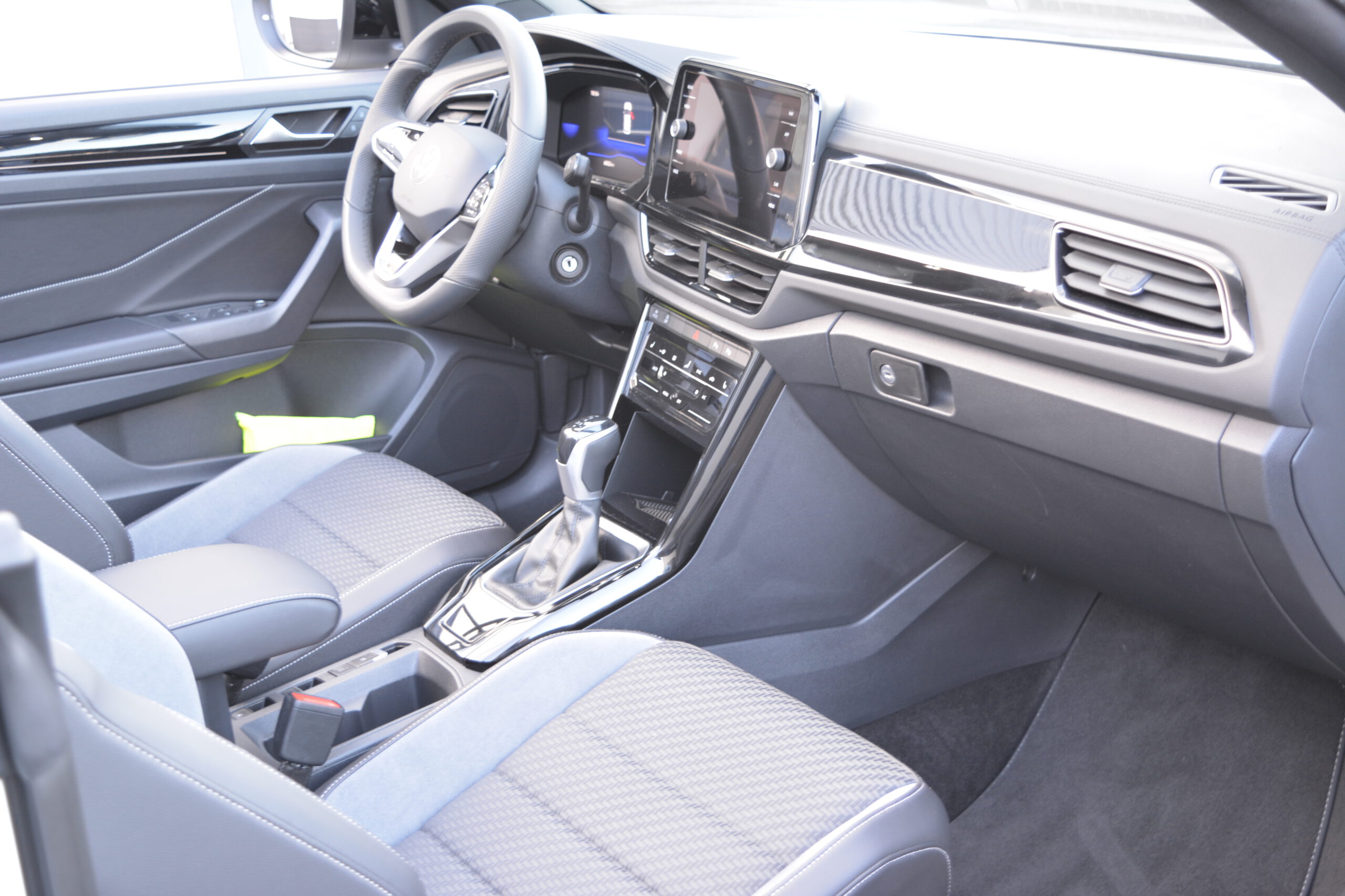 T-ROC Cabrio R-Line 1,5TSI LED ACC KAM Black Style APP