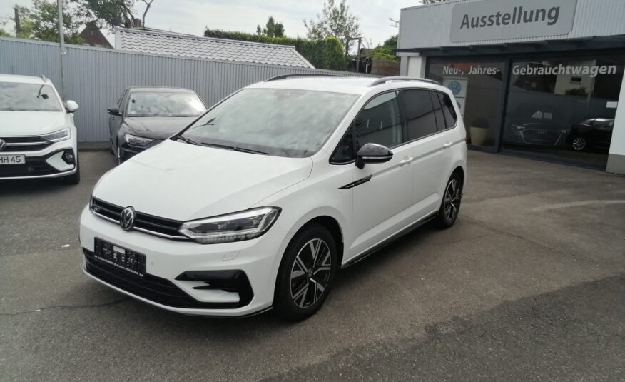 TOURAN 1,5 TSI DSG Highline R-Line AHK KAM NAVI 7Sitze Black Style