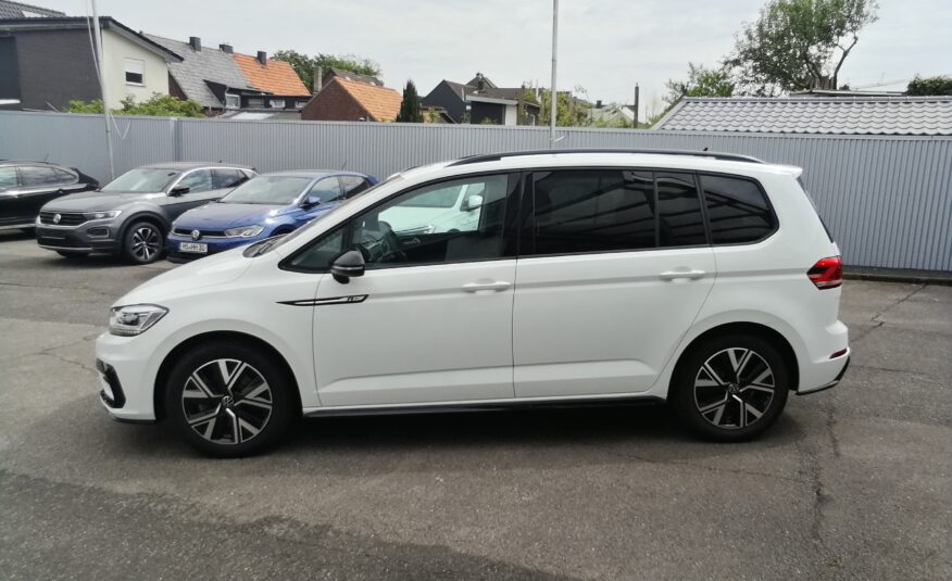 TOURAN 1,5 TSI DSG Highline R-Line AHK KAM NAVI 7Sitze Black Style