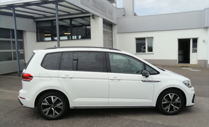 TOURAN 1,5 TSI DSG Highline R-Line AHK KAM NAVI 7Sitze Black Style