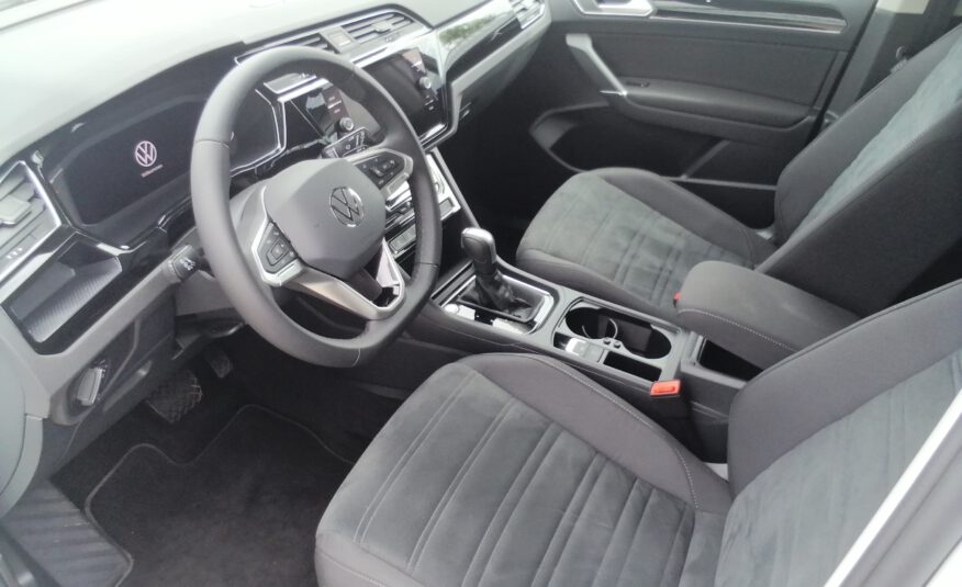 TOURAN 1,5 TSI DSG Highline R-Line AHK KAM NAVI 7Sitze Black Style