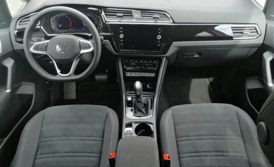 TOURAN 1,5 TSI DSG Highline R-Line AHK KAM NAVI 7Sitze Black Style