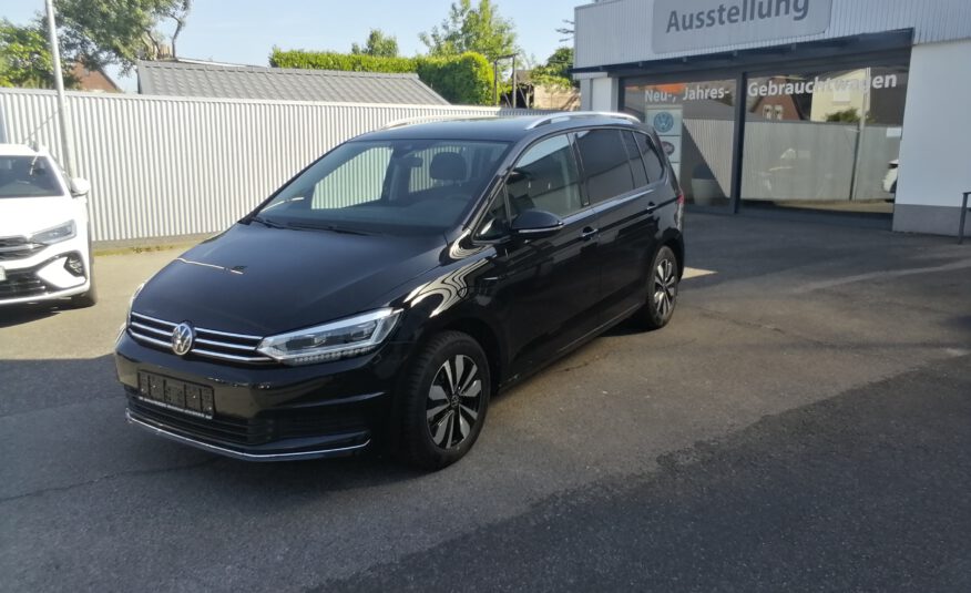 VW TOURAN 1,5 TSI DSG Move IQ AHK KAM ACC APP