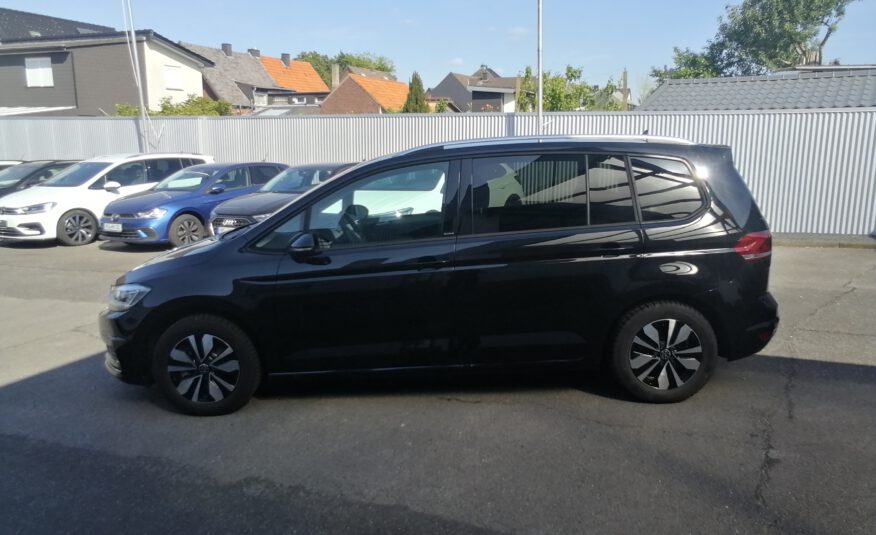 VW TOURAN 1,5 TSI DSG Move IQ AHK KAM ACC APP
