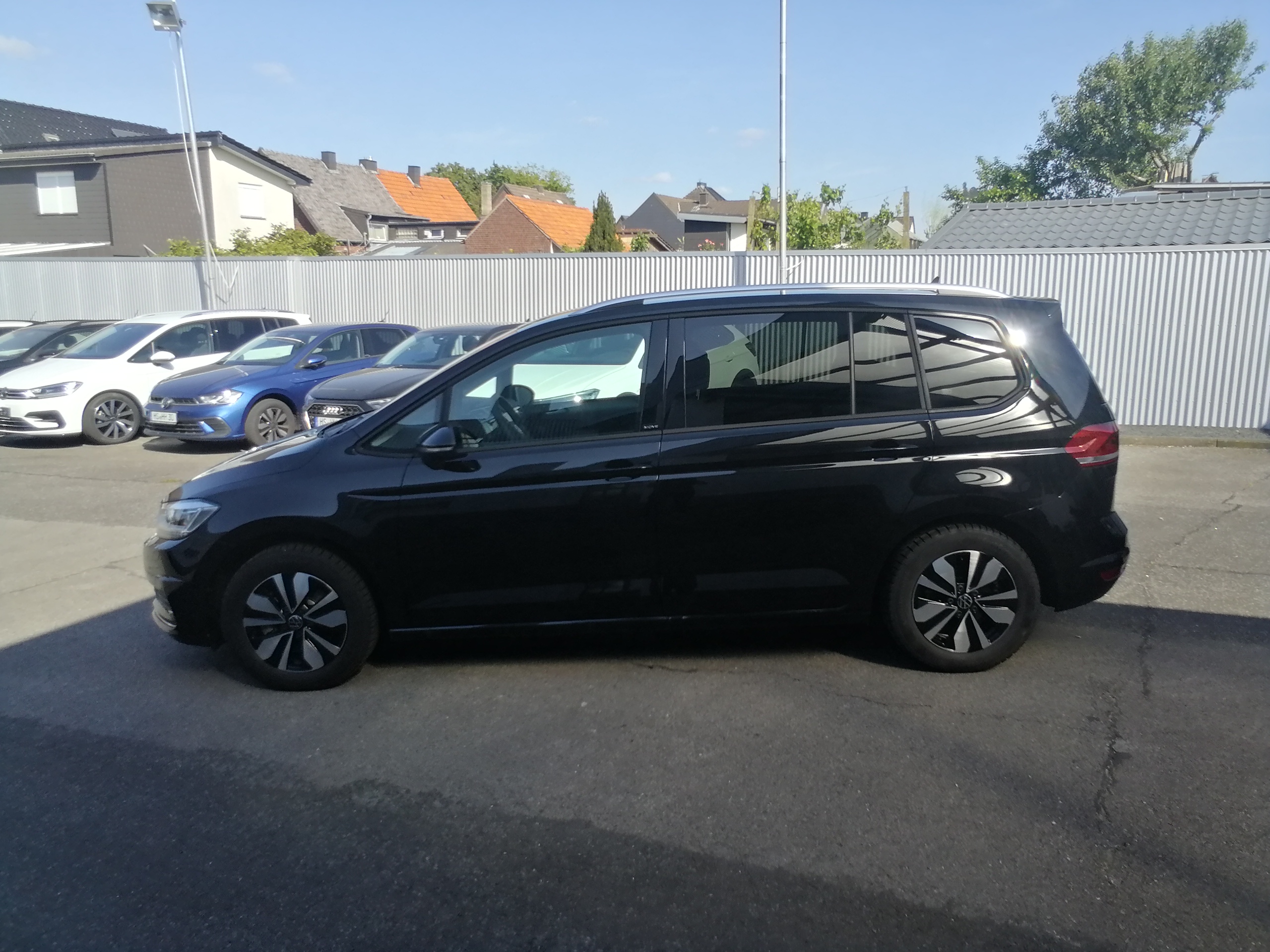 VW TOURAN 1,5 TSI DSG Move IQ AHK KAM ACC APP