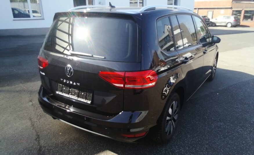 VW TOURAN 1,5 TSI DSG Move IQ AHK KAM ACC APP
