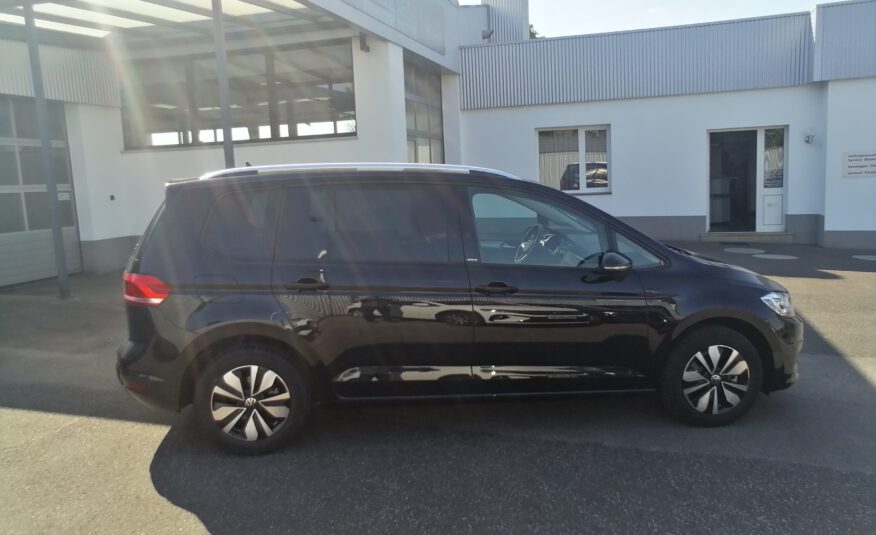 VW TOURAN 1,5 TSI DSG Move IQ AHK KAM ACC APP