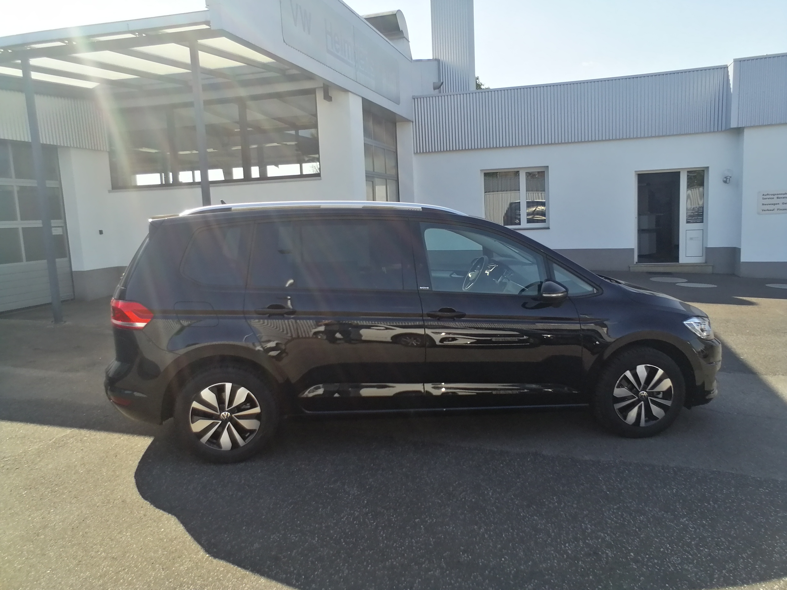 VW TOURAN 1,5 TSI DSG Move IQ AHK KAM ACC APP