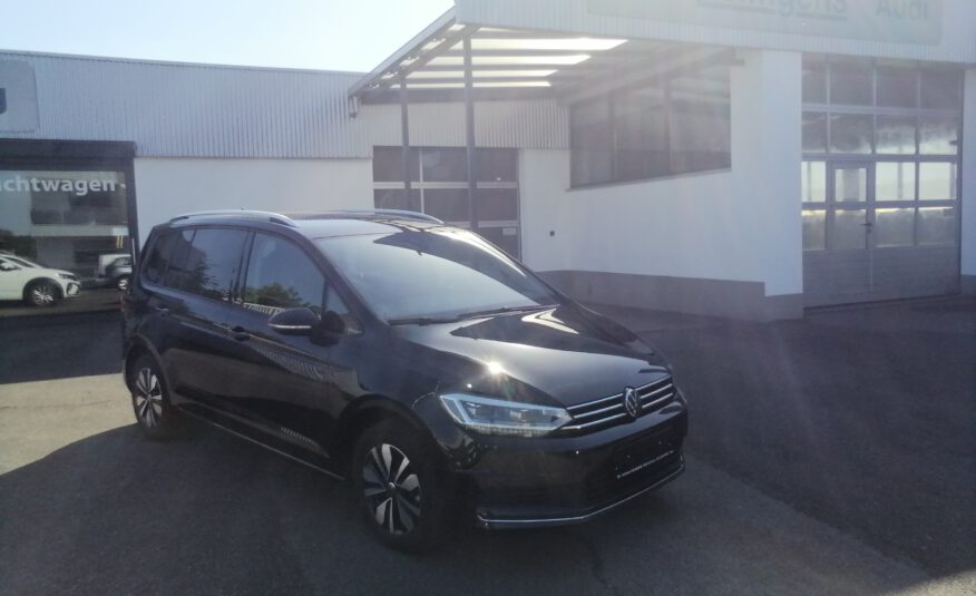 VW TOURAN 1,5 TSI DSG Move IQ AHK KAM ACC APP