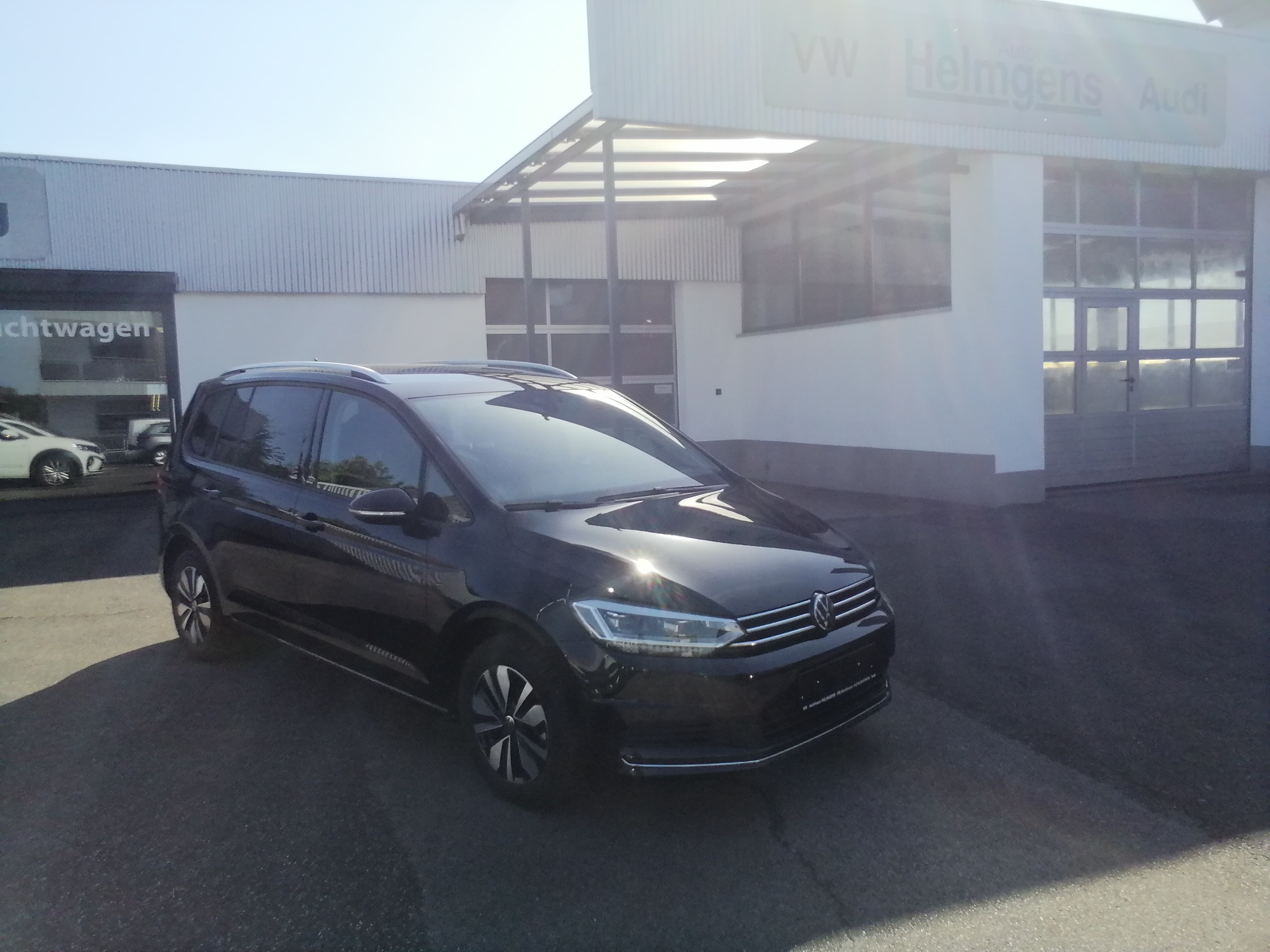 VW TOURAN 1,5 TSI DSG Move IQ AHK KAM ACC APP