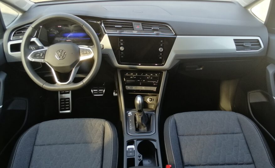 VW TOURAN 1,5 TSI DSG Move IQ AHK KAM ACC APP