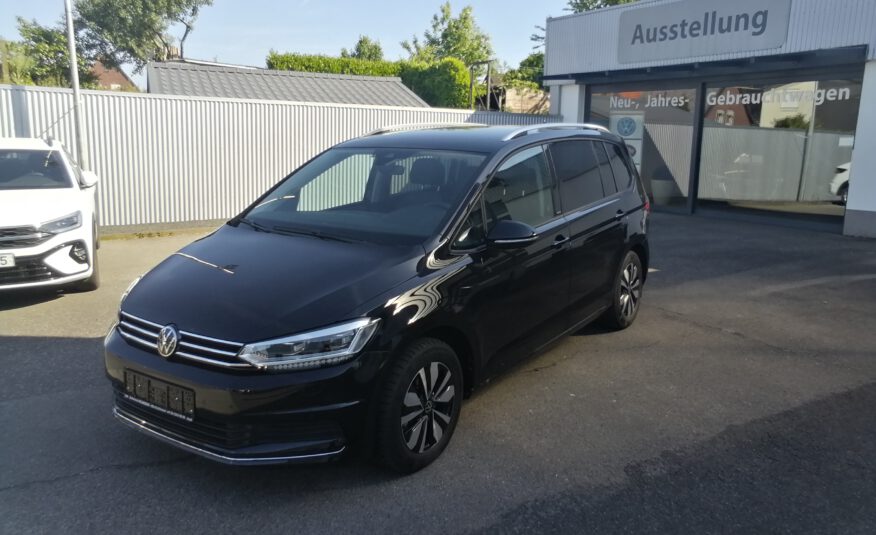 VW TOURAN 1,5 TSI DSG Move IQ AHK KAM ACC APP