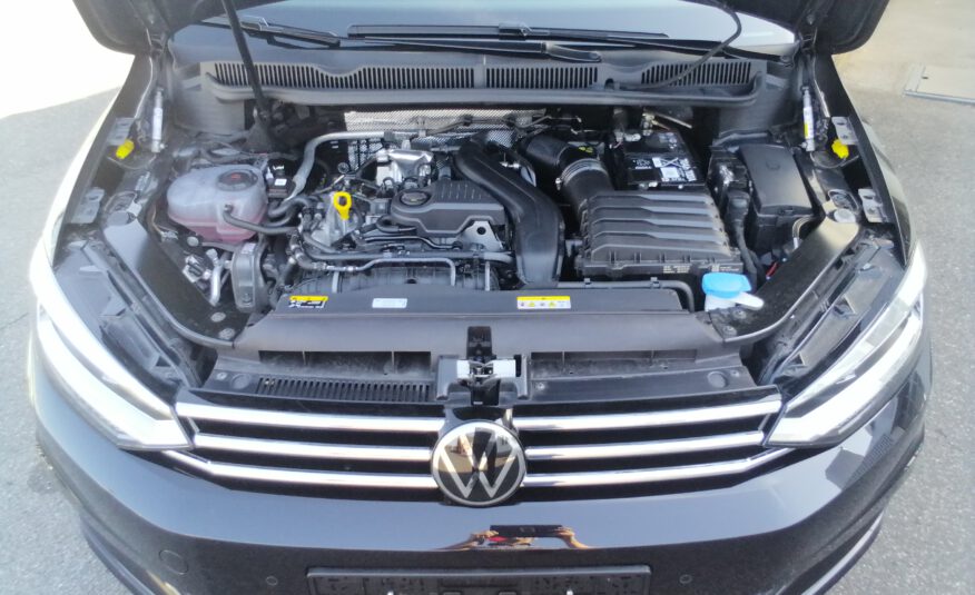 VW TOURAN 1,5 TSI DSG Move IQ AHK KAM ACC APP