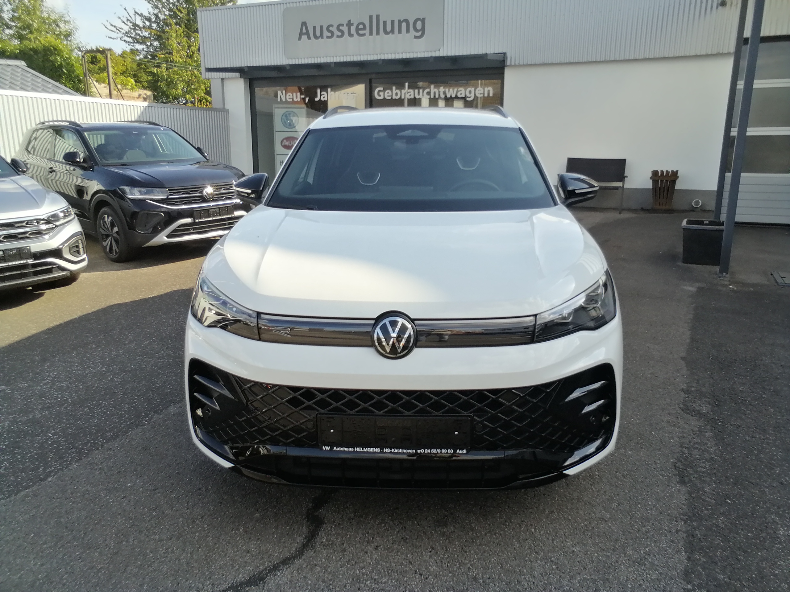 VW TIGUAN 1.5eTSI 150 PS R-Line LED NAVI AHK EPaket Black Style
