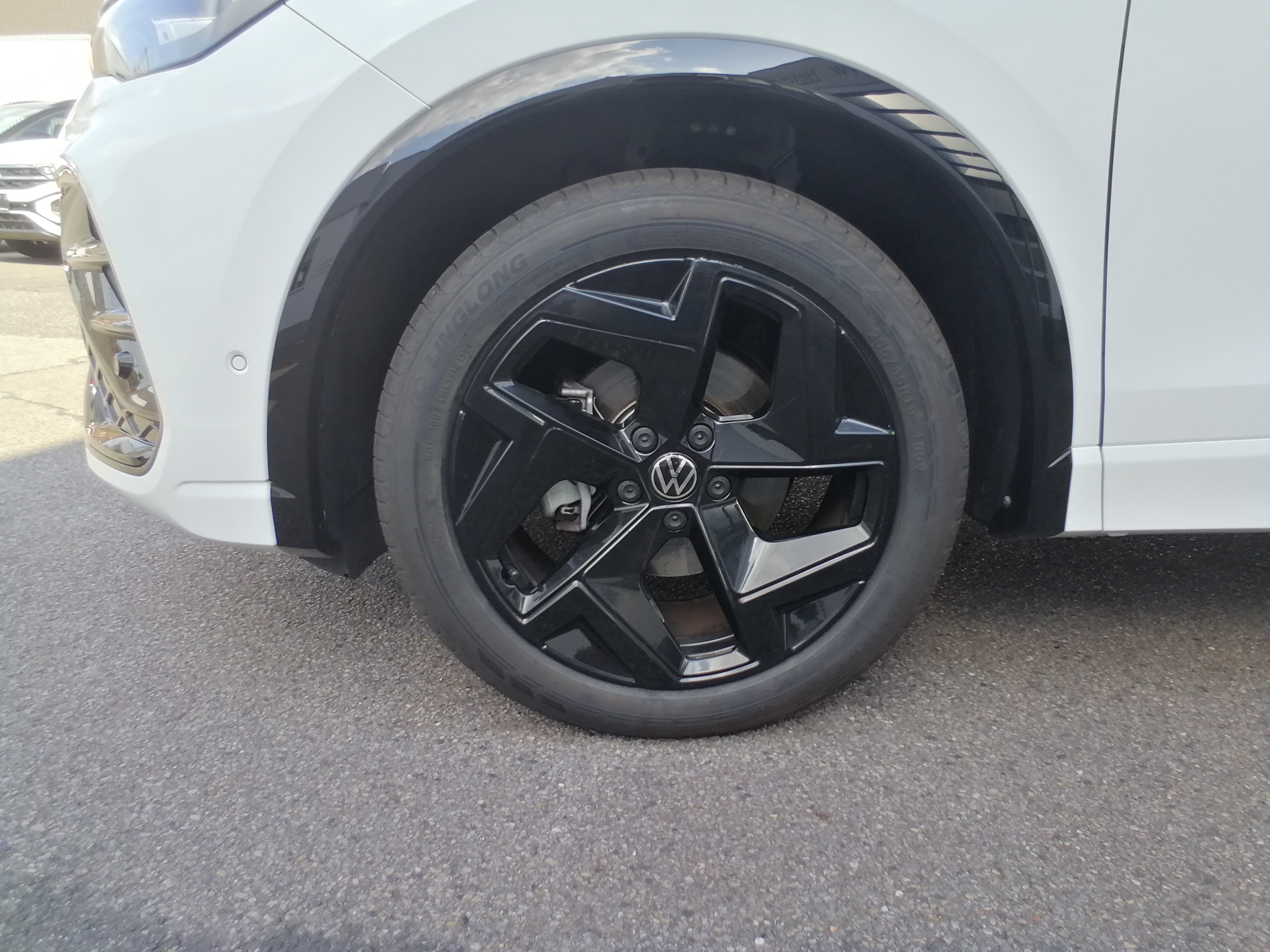 VW TIGUAN 1.5eTSI 150 PS R-Line LED NAVI AHK EPaket Black Style