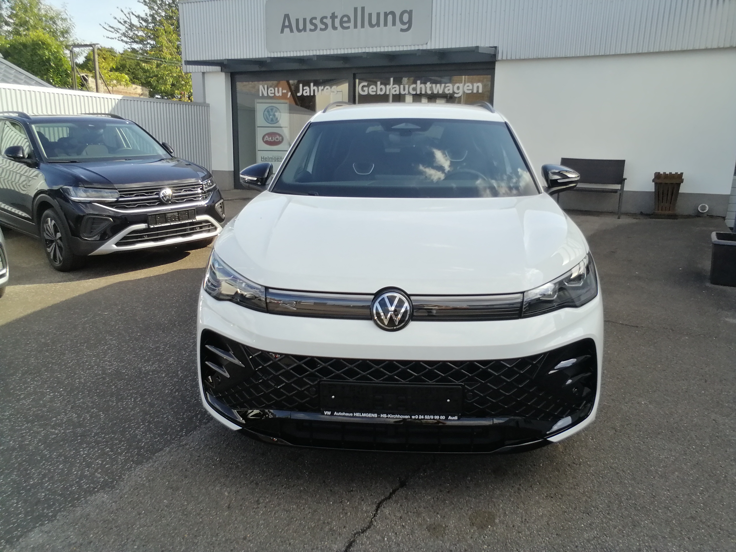 VW TIGUAN 1.5eTSI 150 PS R-Line LED NAVI AHK EPaket Black Style
