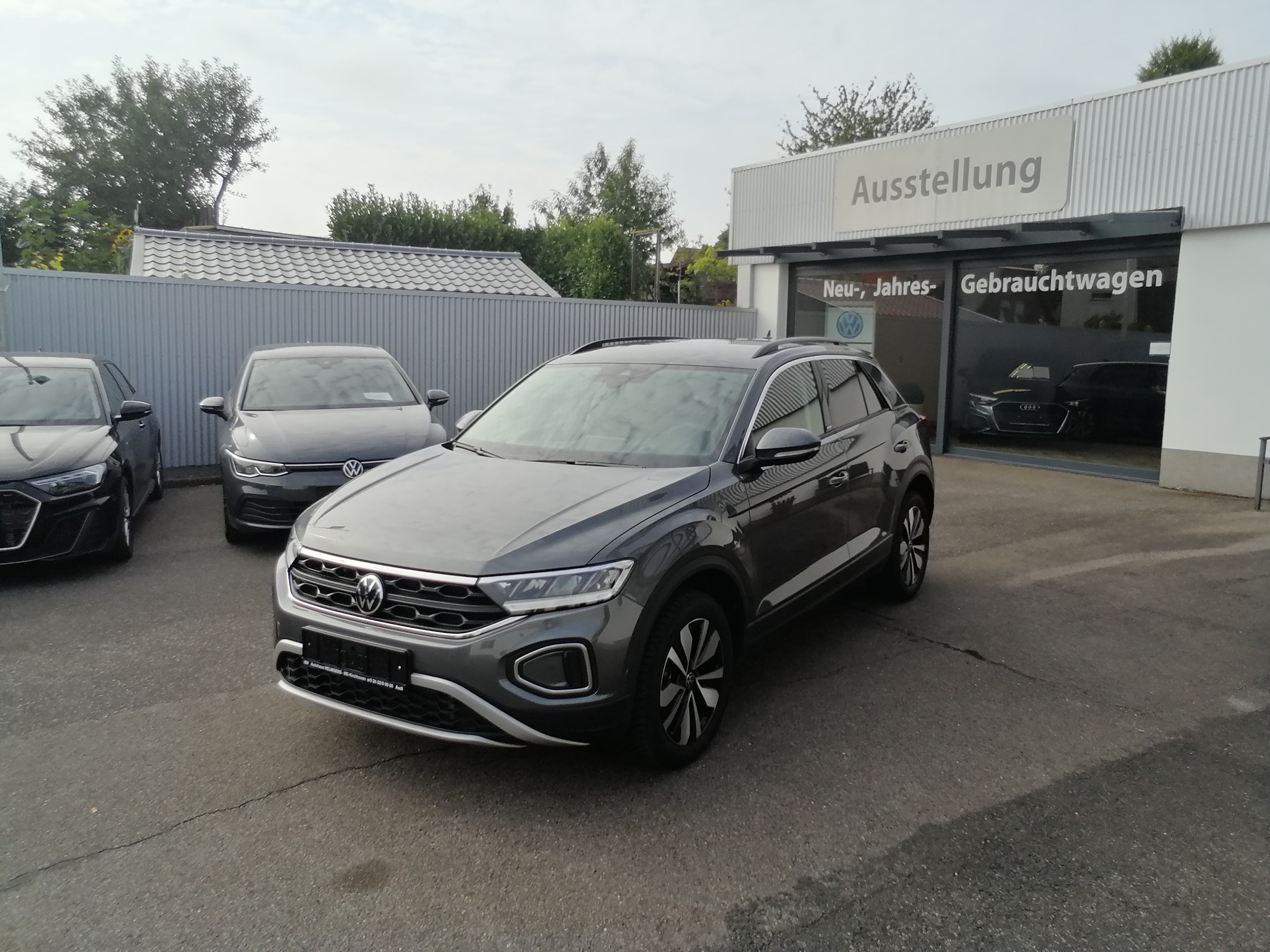 VW T-ROC 1,5 TSI DSG Move LED ACC LMF APP SHZ Sprachst